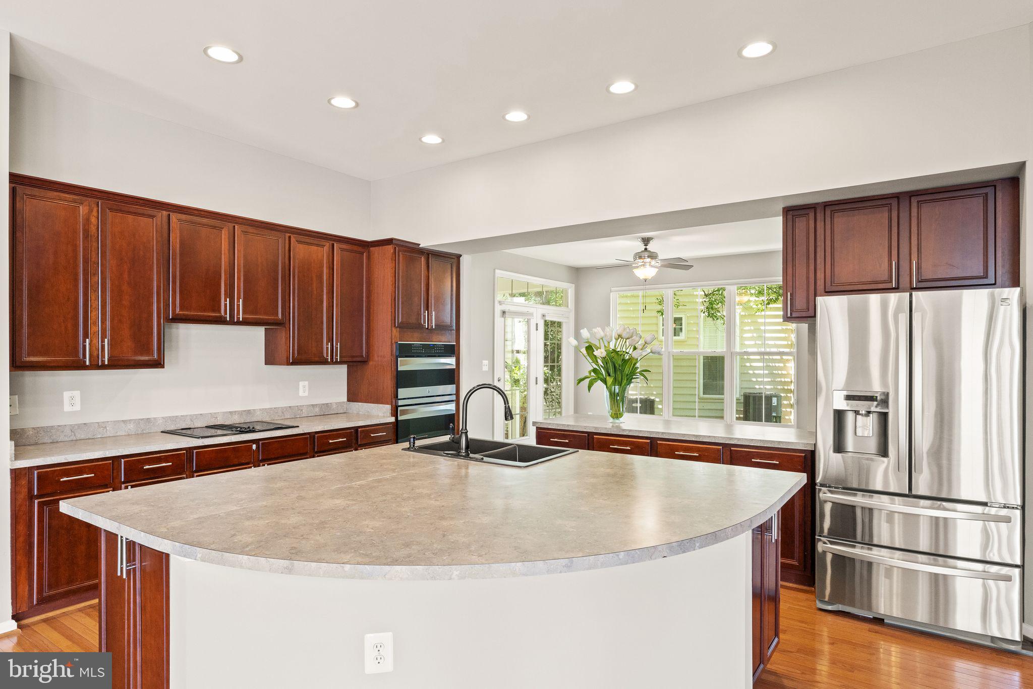 LAKE POINT ROUND HILL - Residential