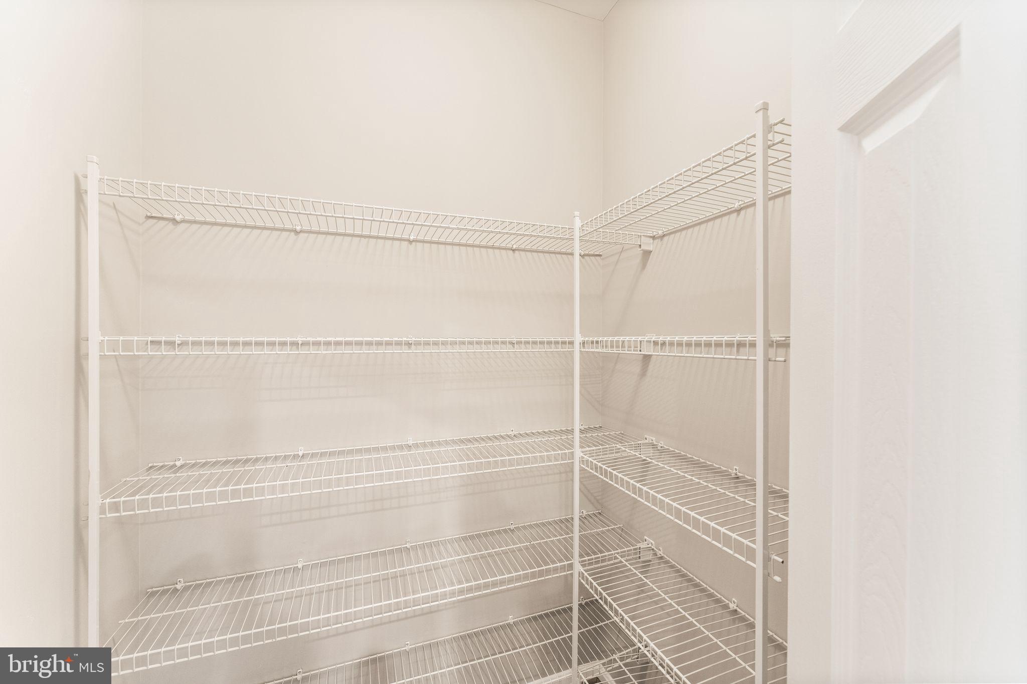 LAKE POINT ROUND HILL - Residential