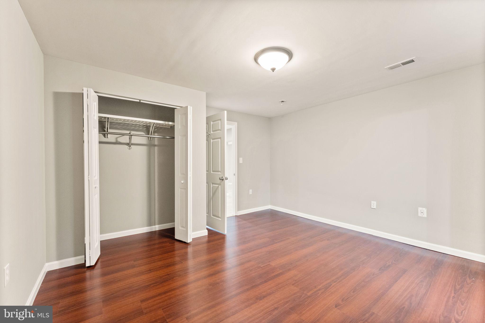 LAKE POINT ROUND HILL - Residential