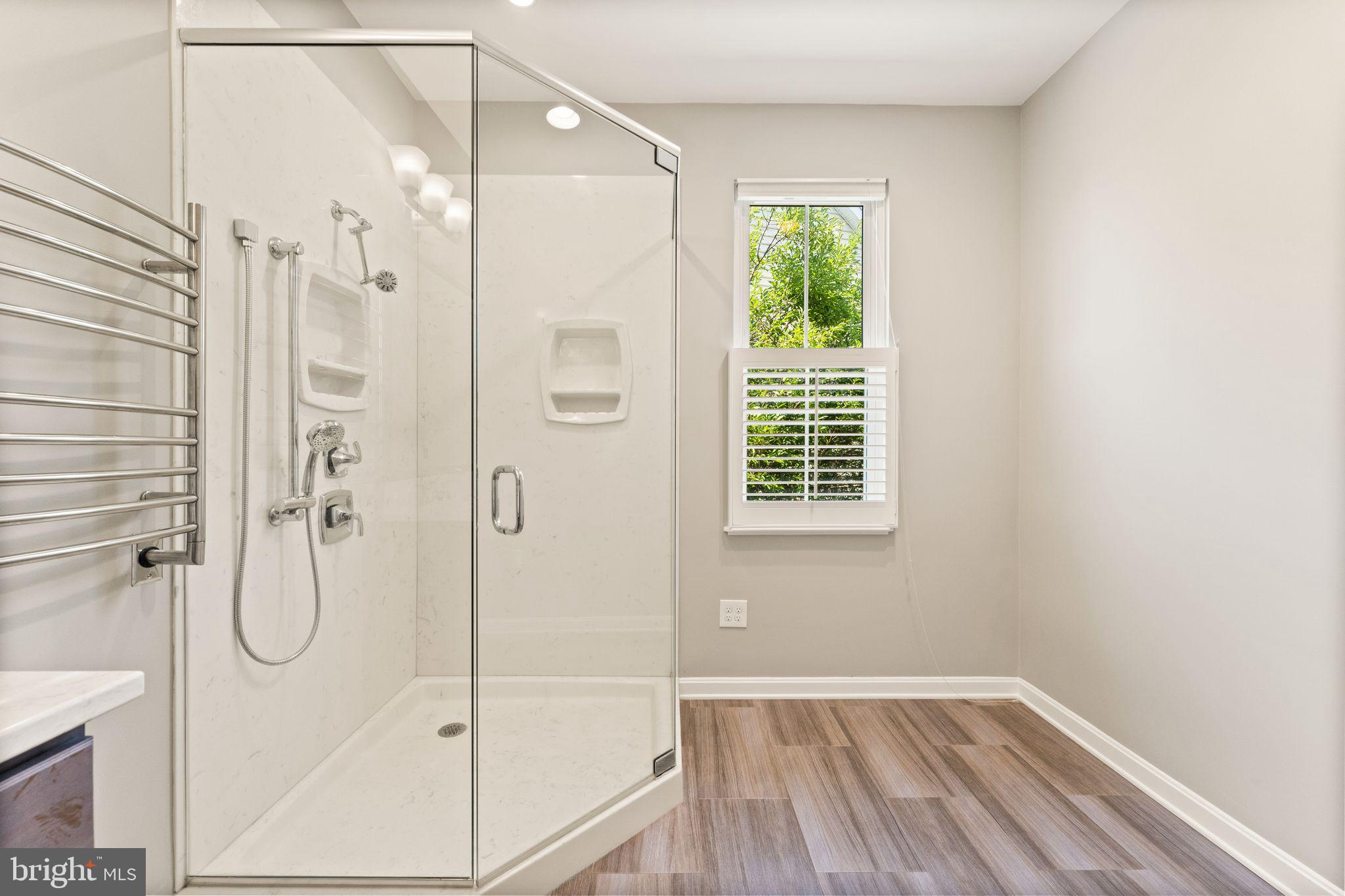 LAKE POINT ROUND HILL - Residential