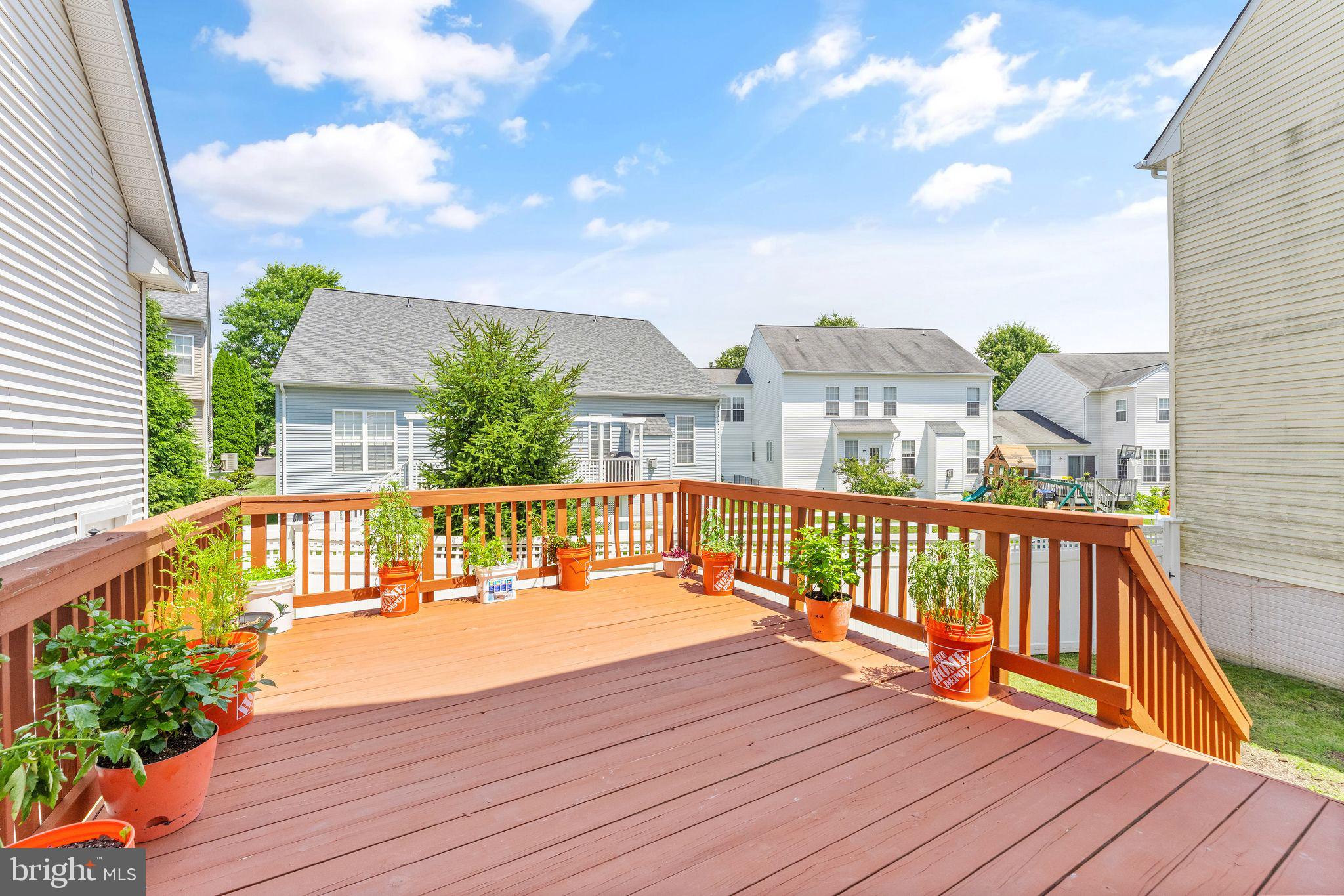 LAKE POINT ROUND HILL - Residential