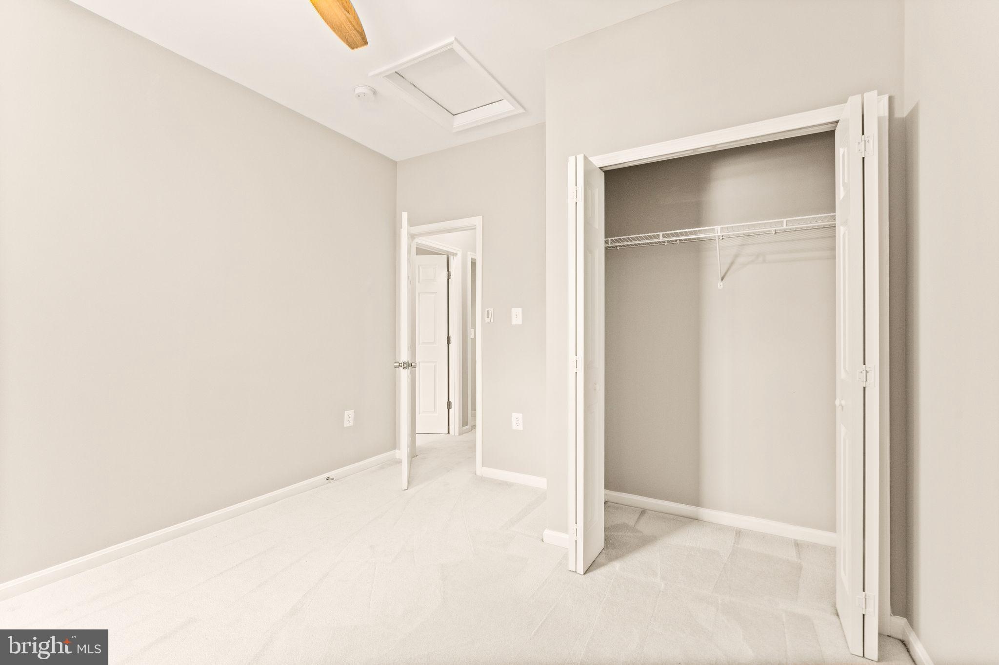 LAKE POINT ROUND HILL - Residential