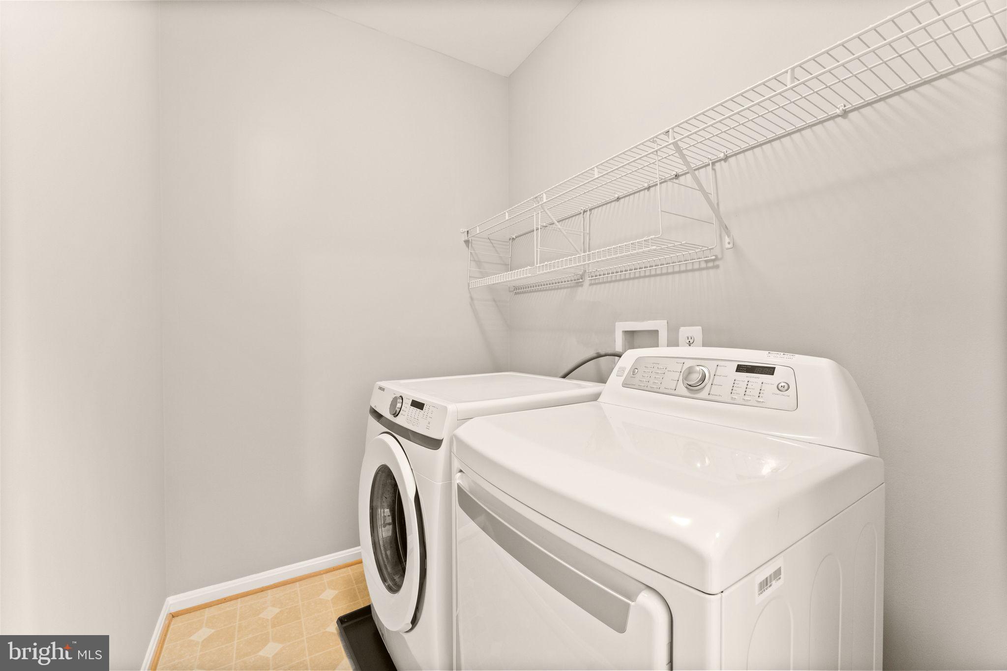 LAKE POINT ROUND HILL - Residential