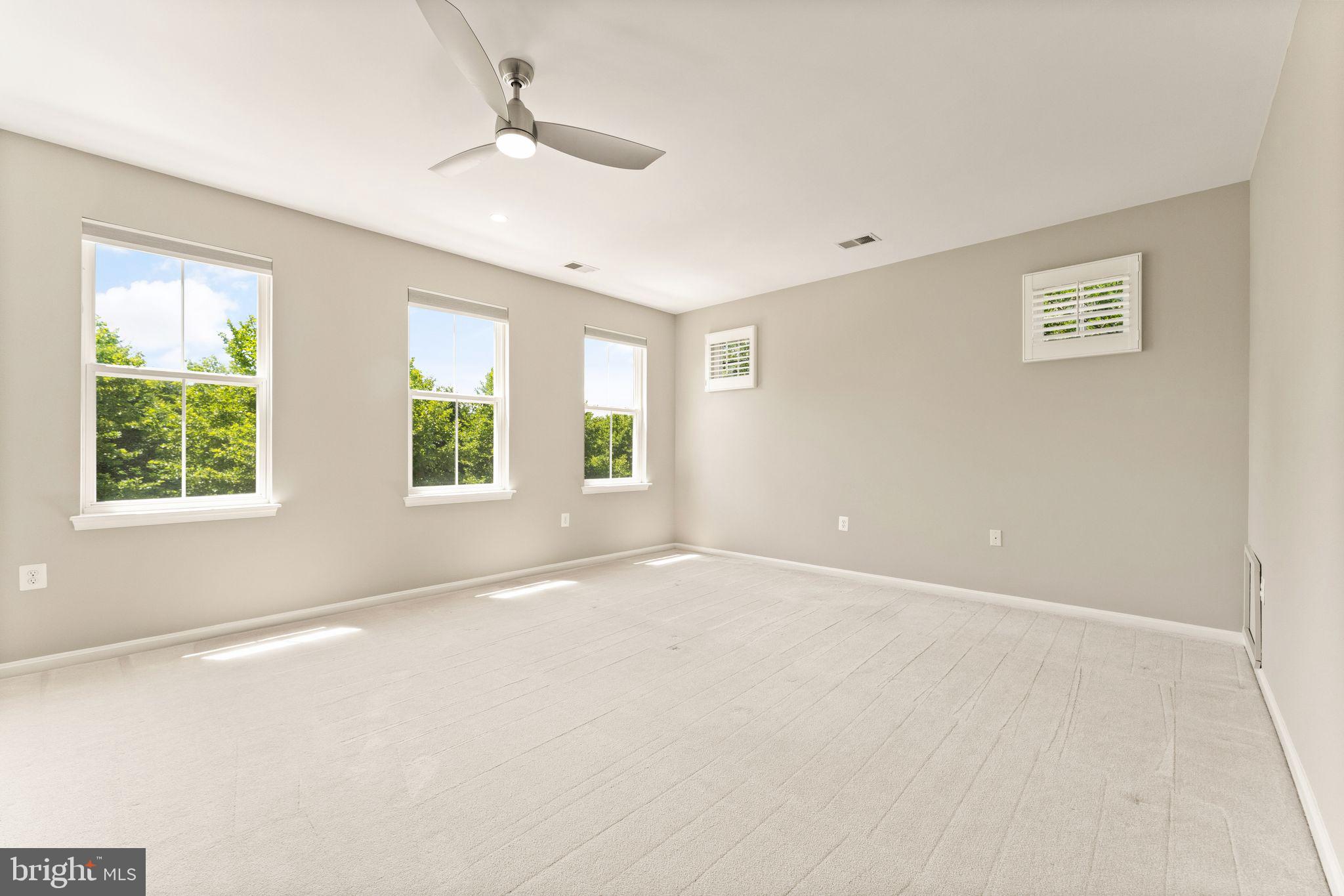 LAKE POINT ROUND HILL - Residential