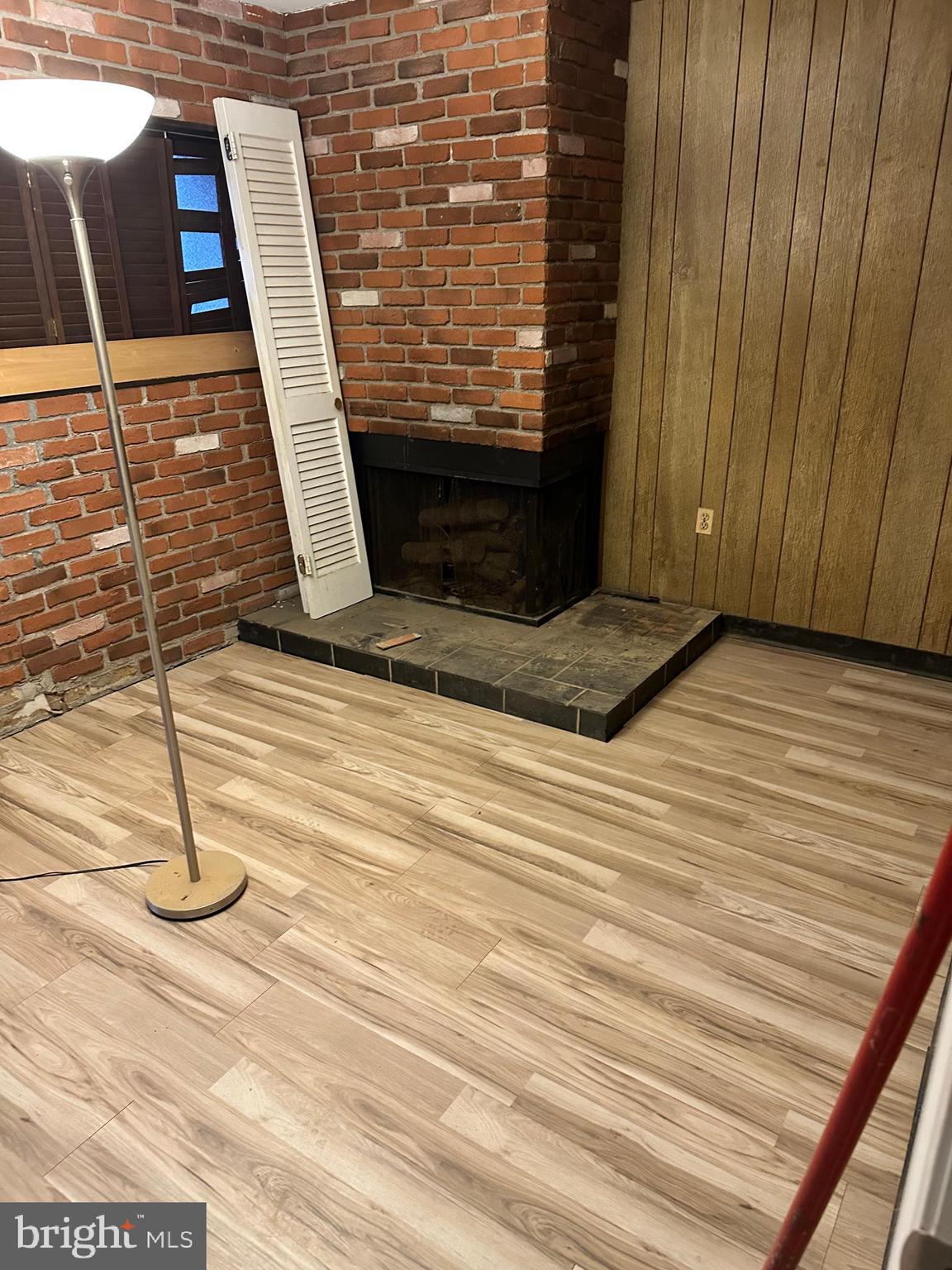 PINECREST - Residential