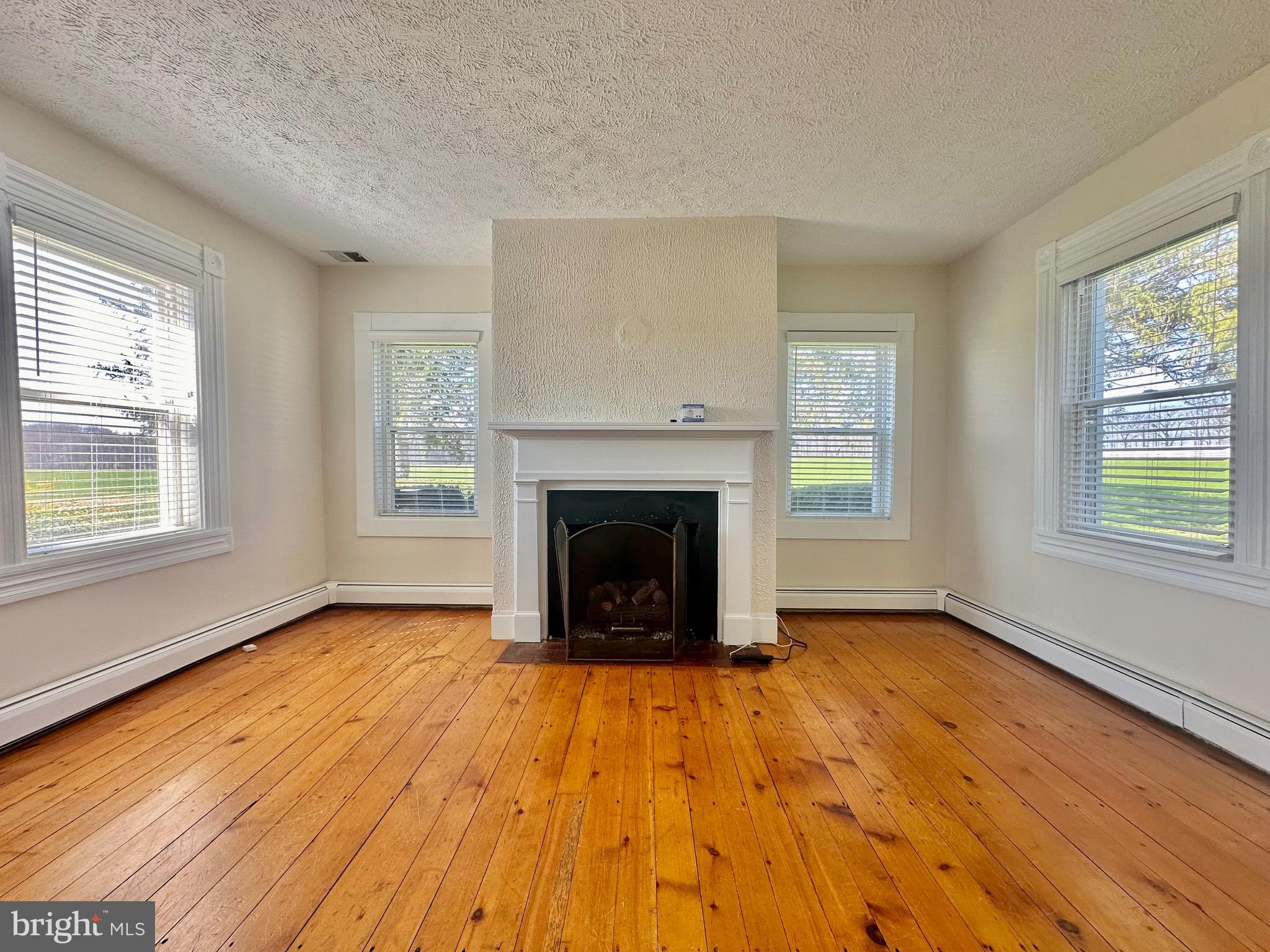 JARRETTSVILLE - Residential Lease