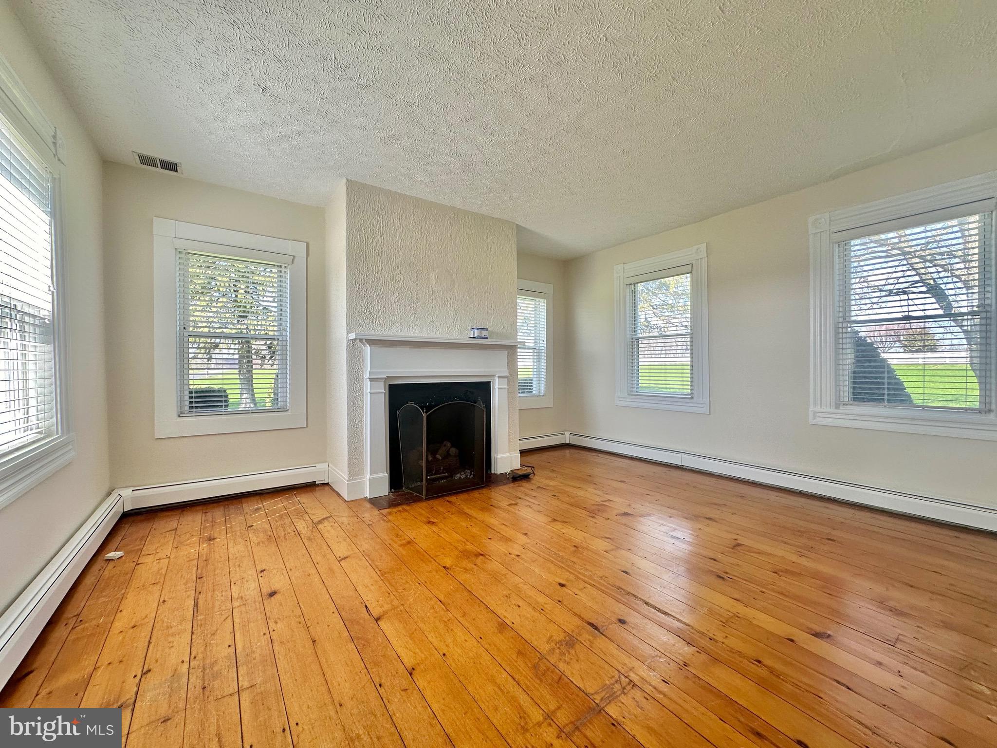 JARRETTSVILLE - Residential Lease