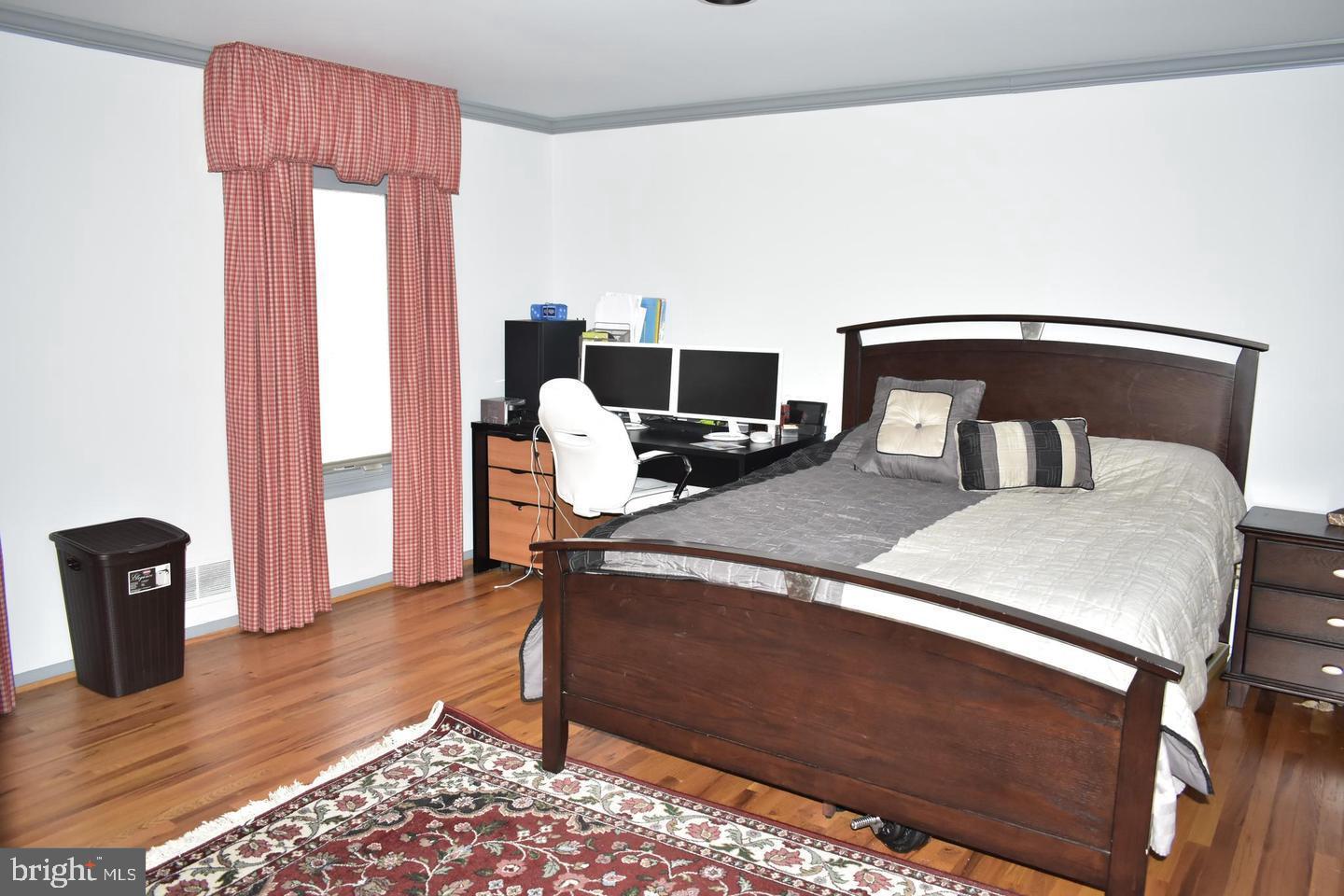 POTOMAC COMMONS - Residential Lease