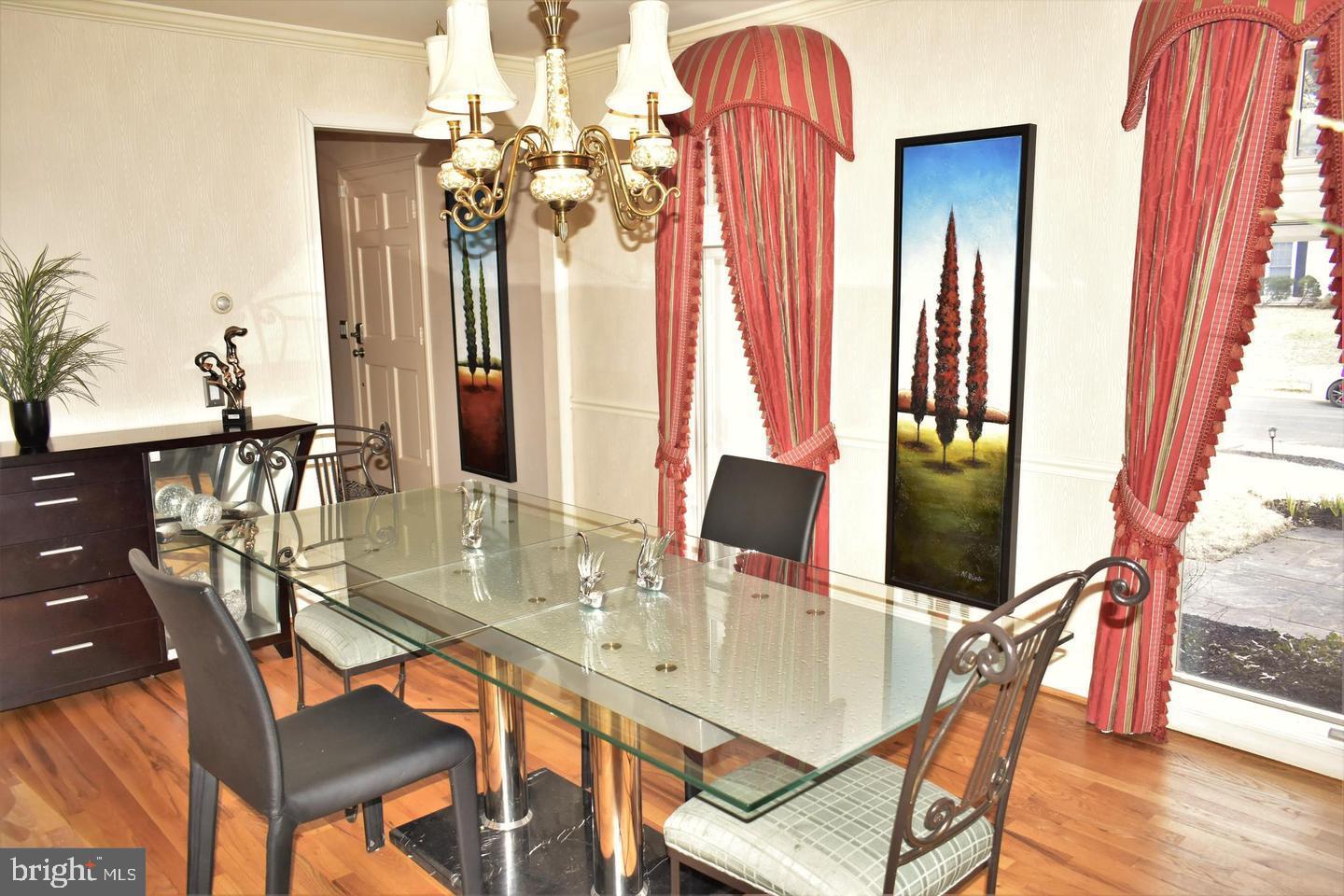 POTOMAC COMMONS - Residential Lease