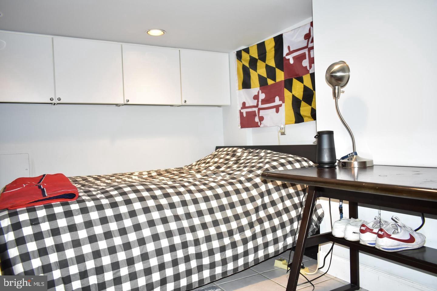 POTOMAC COMMONS - Residential Lease