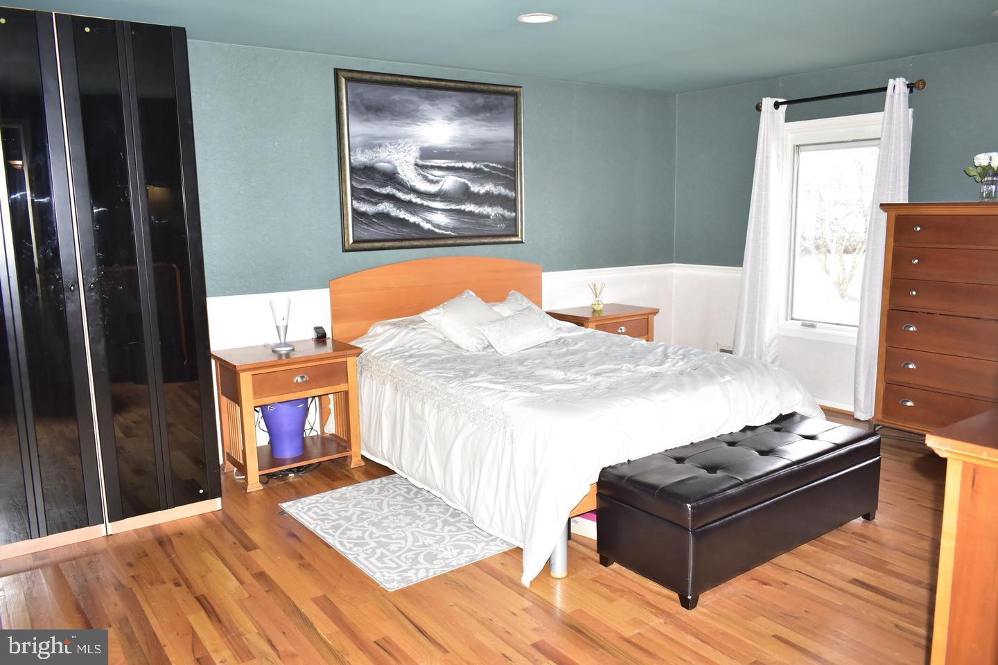 POTOMAC COMMONS - Residential Lease