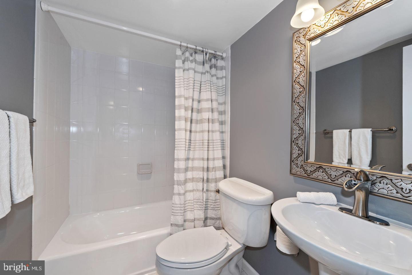 RIVIERA OF CHEVY CHASE - Residential