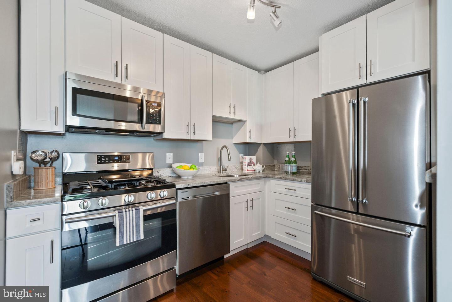 RIVIERA OF CHEVY CHASE - Residential