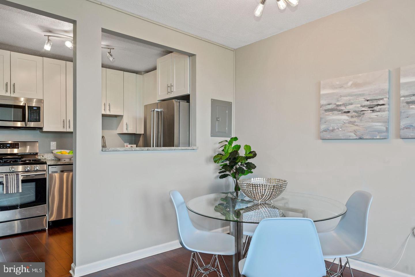 RIVIERA OF CHEVY CHASE - Residential