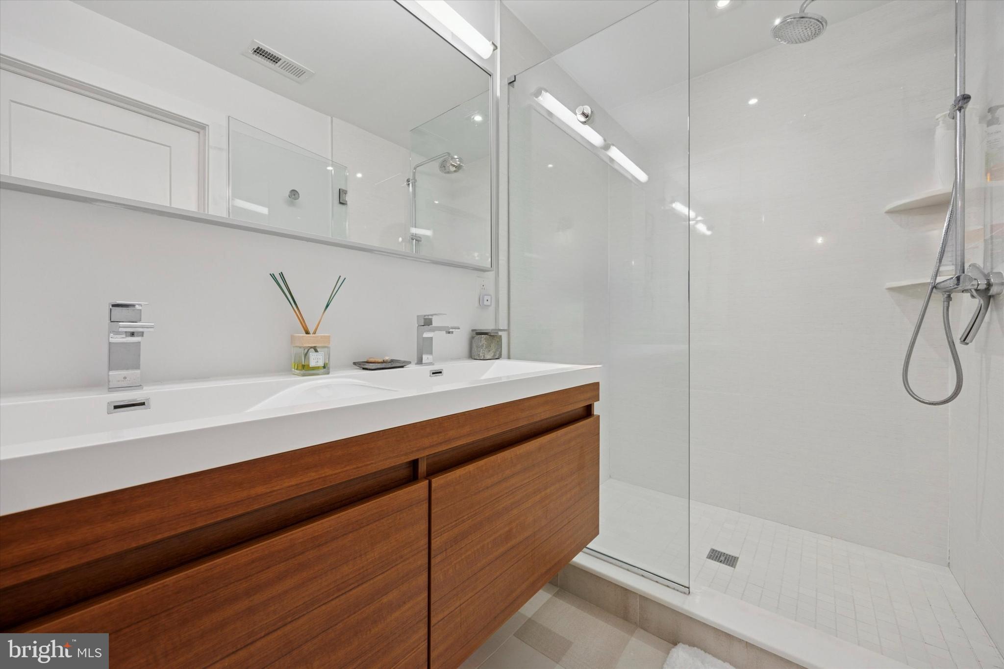 NORTHERN LIBERTIES - Residential Lease