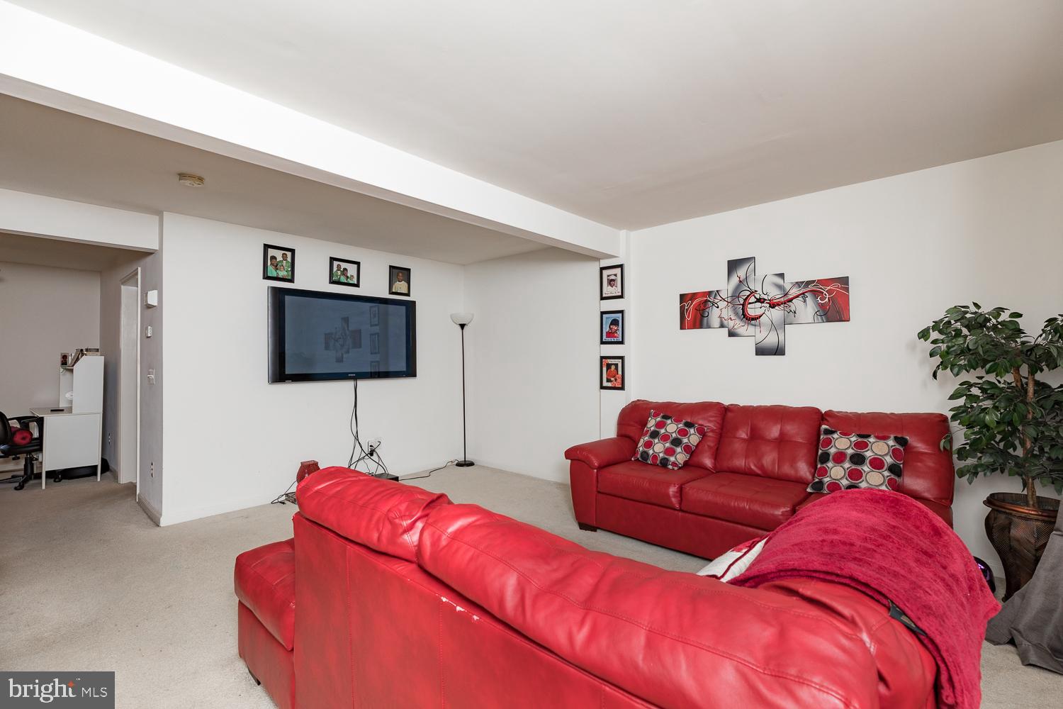 LAKELAND PLACE - Residential