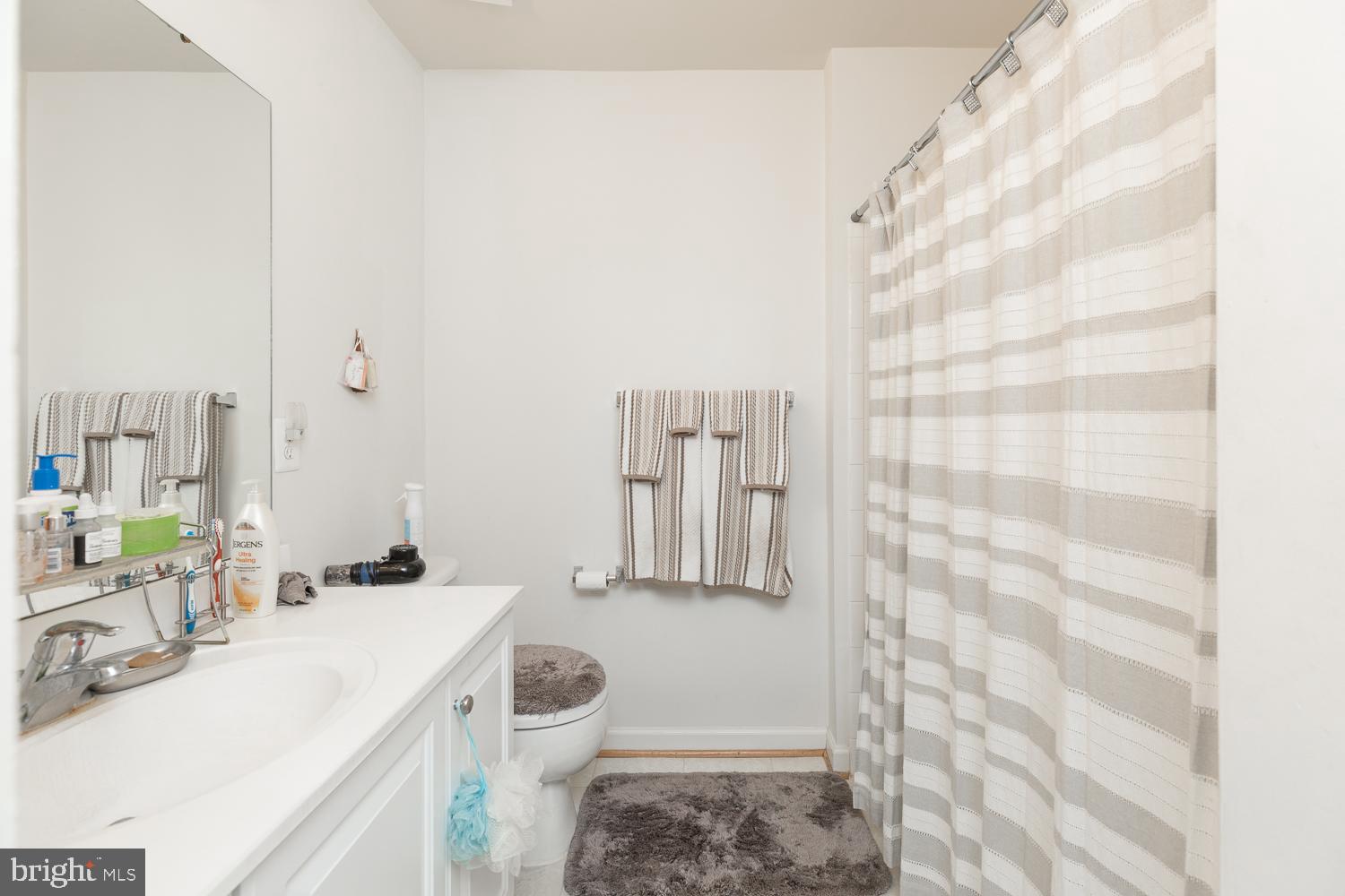 LAKELAND PLACE - Residential