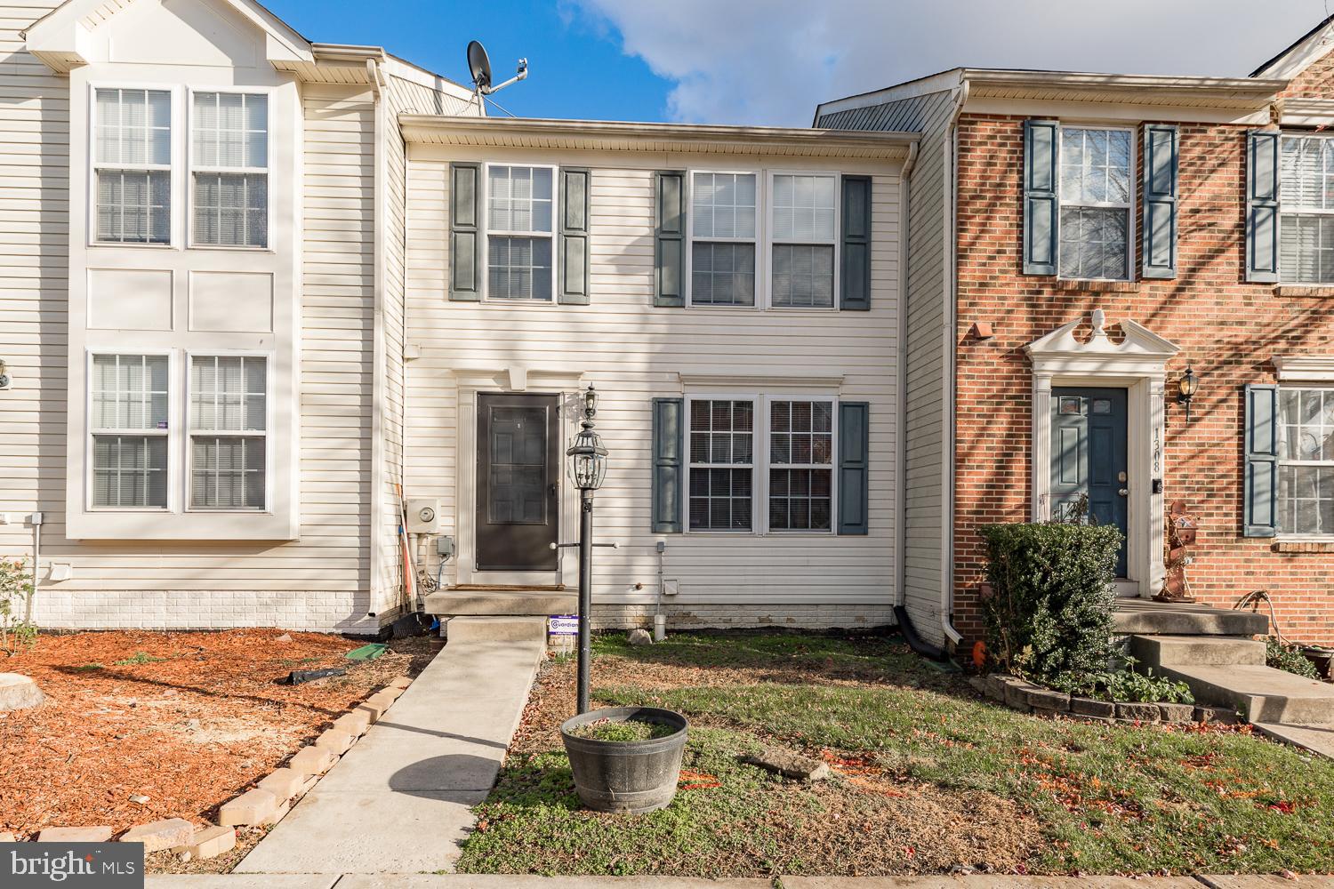 LAKELAND PLACE - Residential