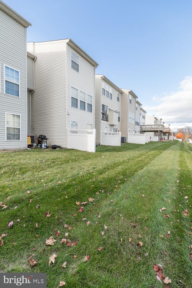 LAKELAND PLACE - Residential