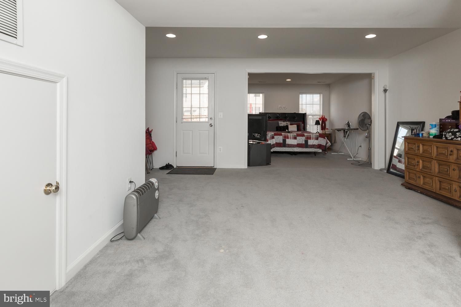 LAKELAND PLACE - Residential