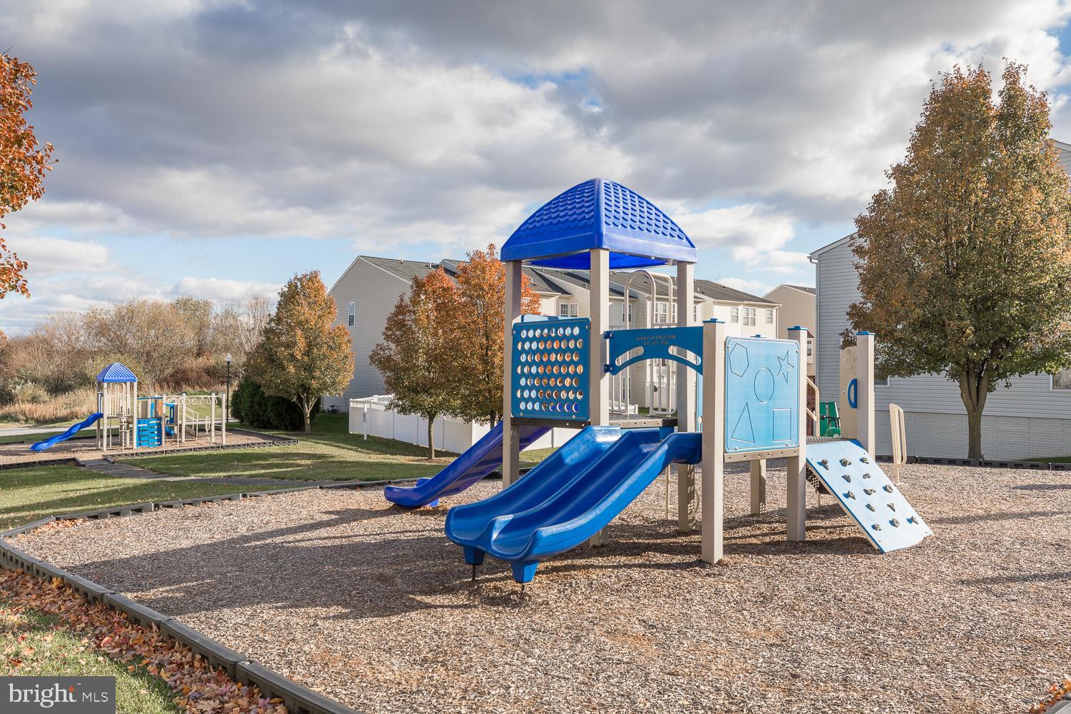 LAKELAND PLACE - Residential