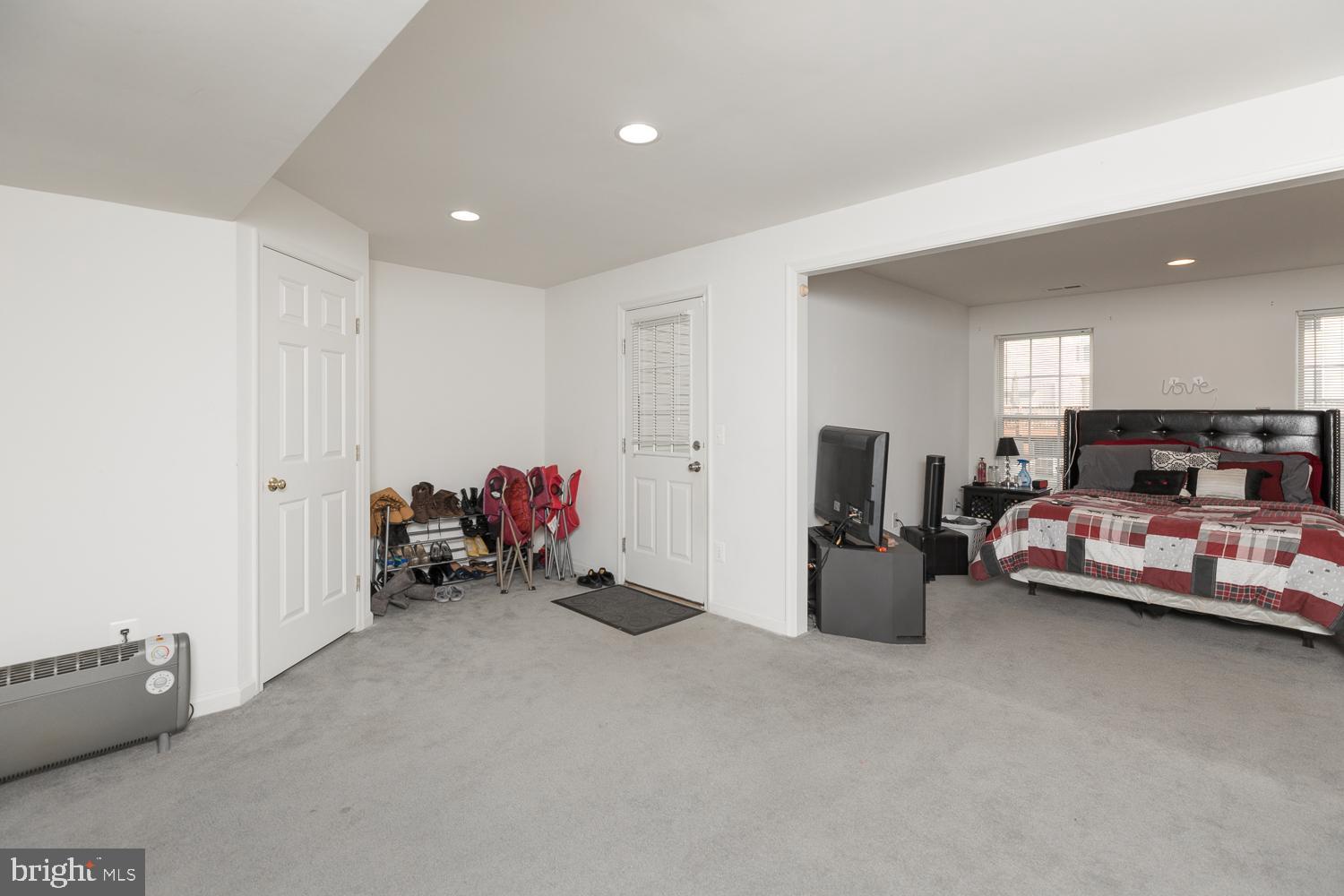 LAKELAND PLACE - Residential