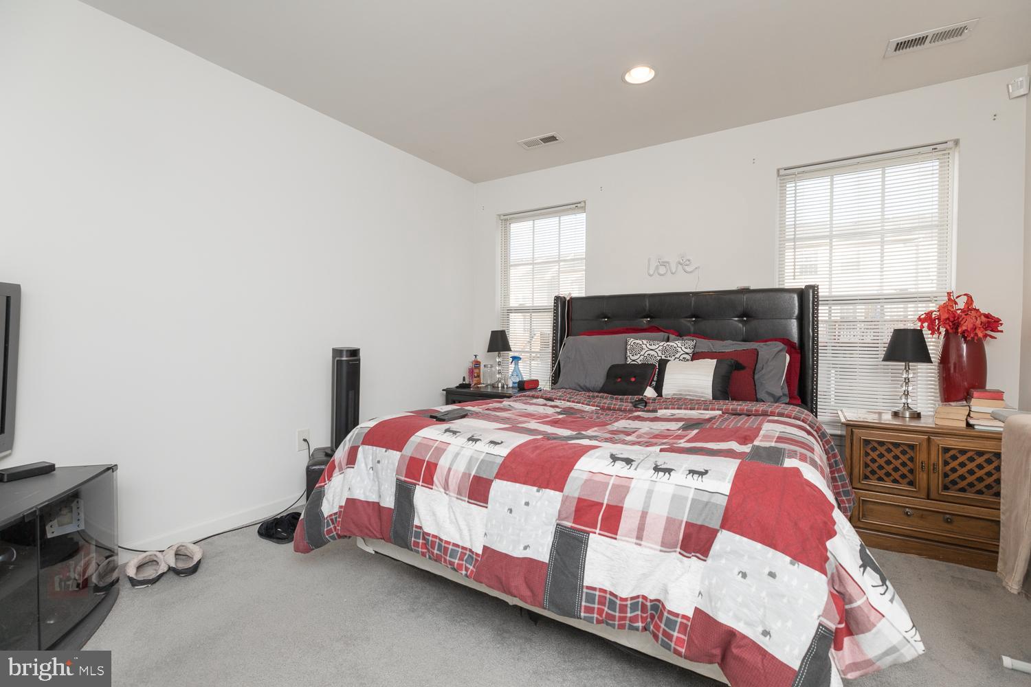 LAKELAND PLACE - Residential