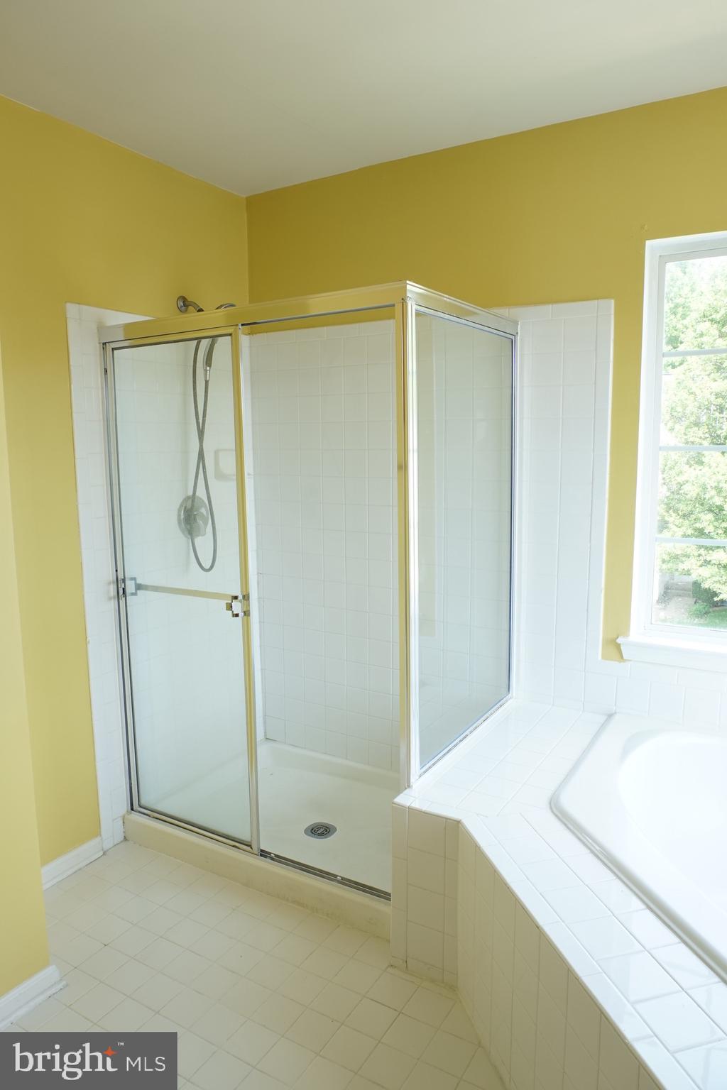 BLOOMS CROSSING - Residential Lease