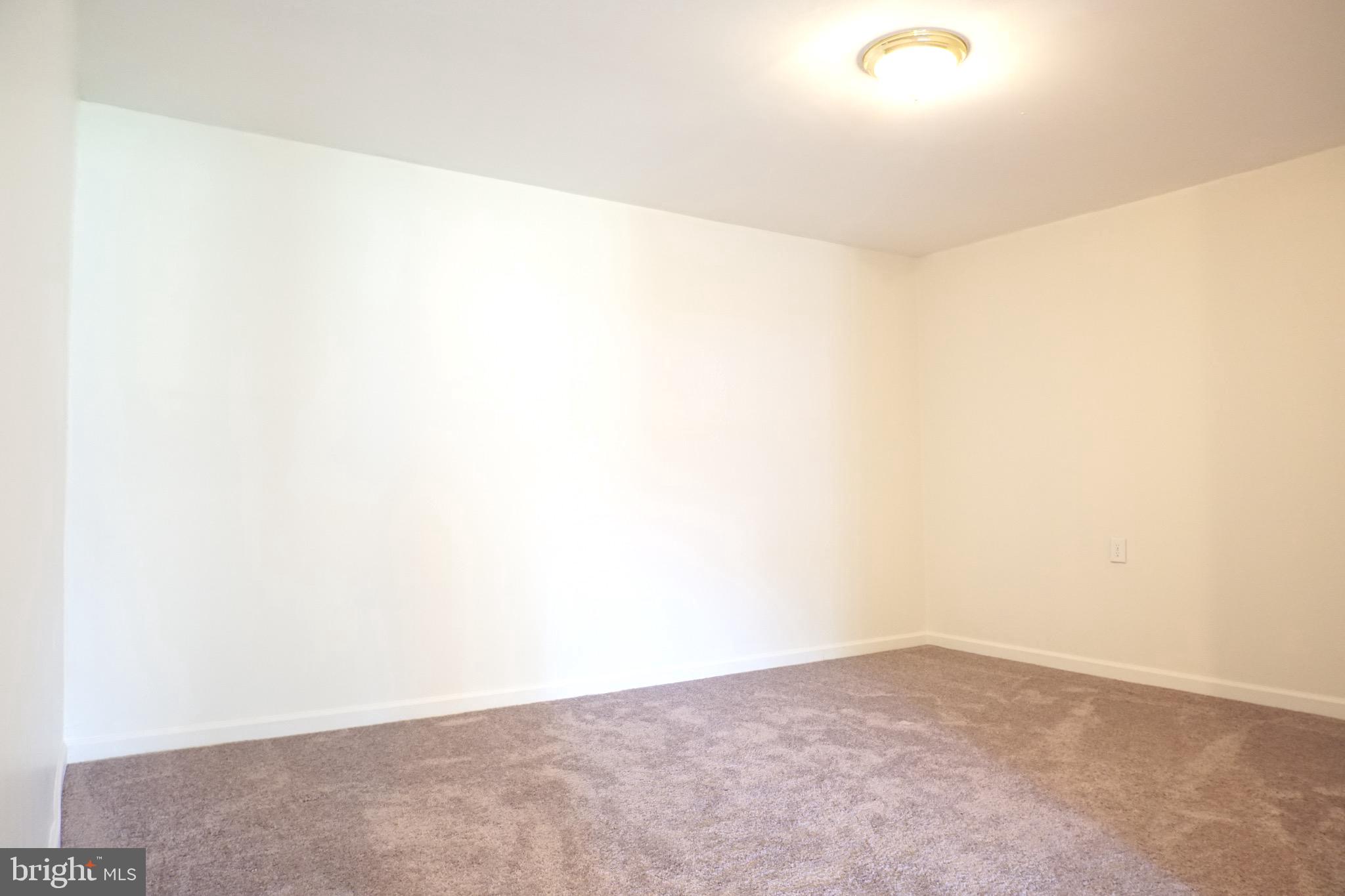 BLOOMS CROSSING - Residential Lease