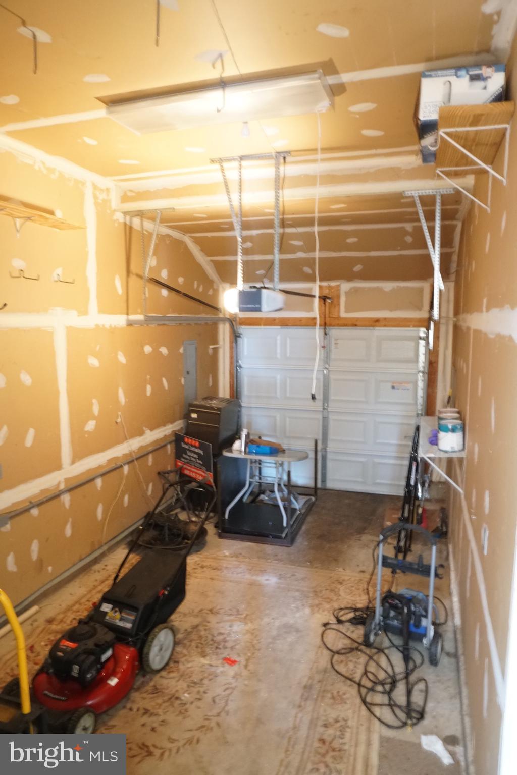 BLOOMS CROSSING - Residential Lease