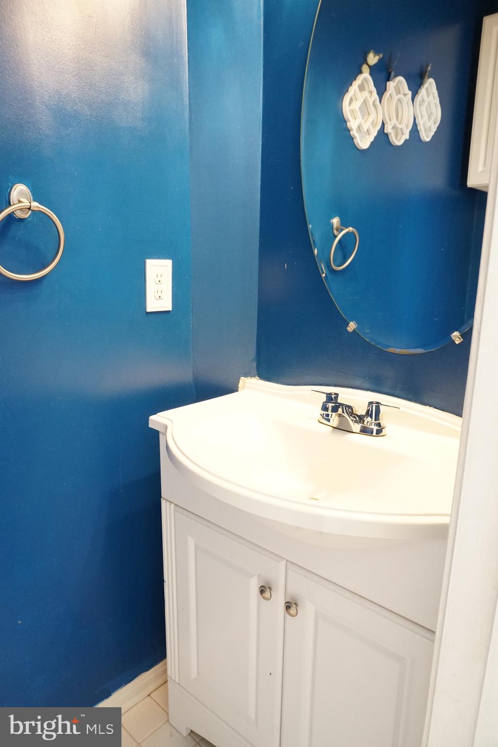 BLOOMS CROSSING - Residential Lease