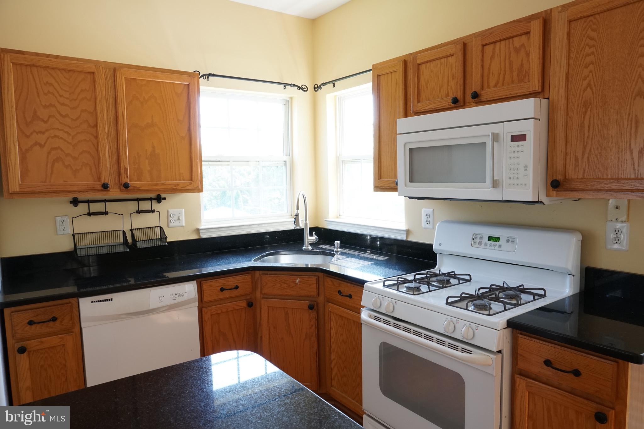 BLOOMS CROSSING - Residential Lease