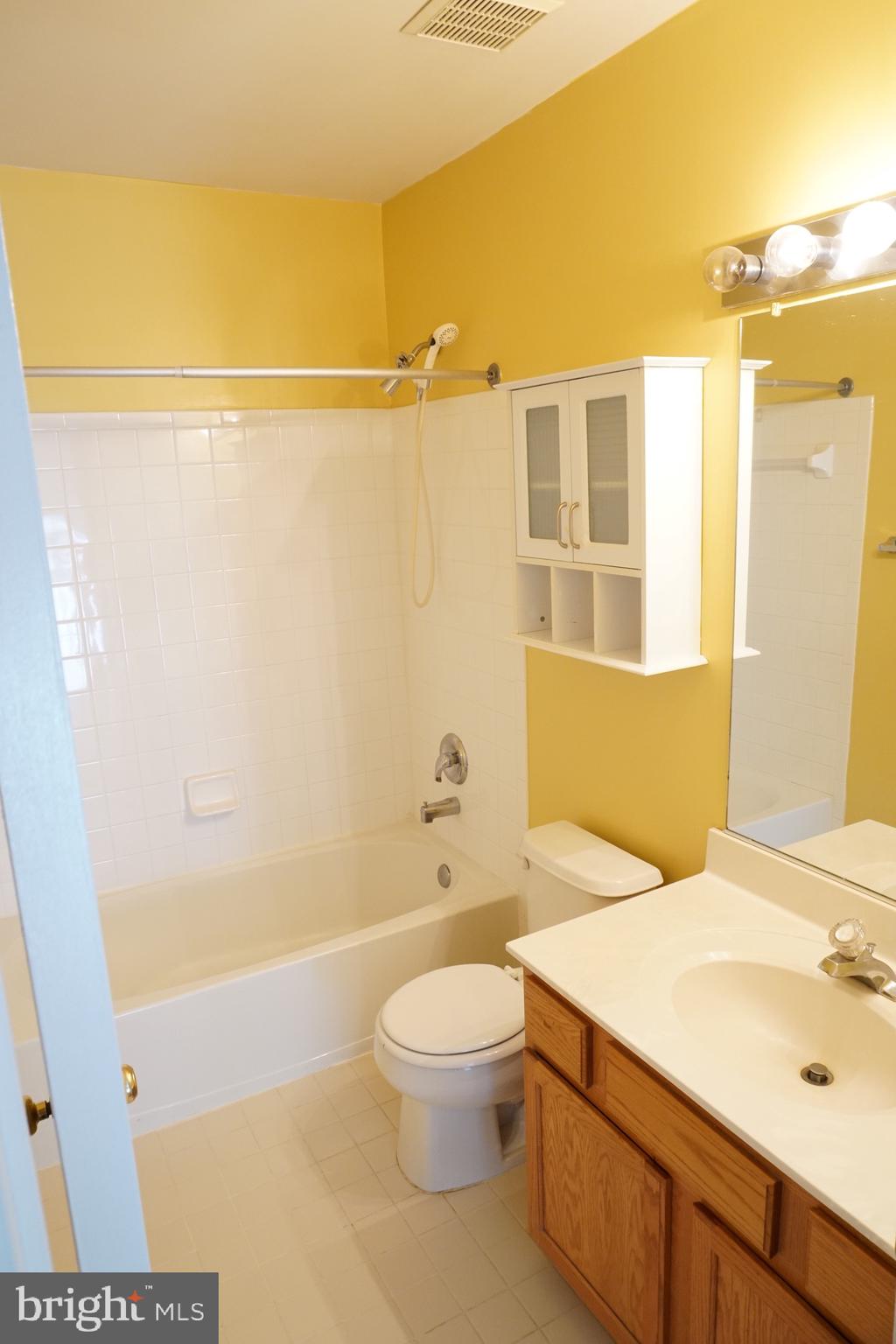 BLOOMS CROSSING - Residential Lease