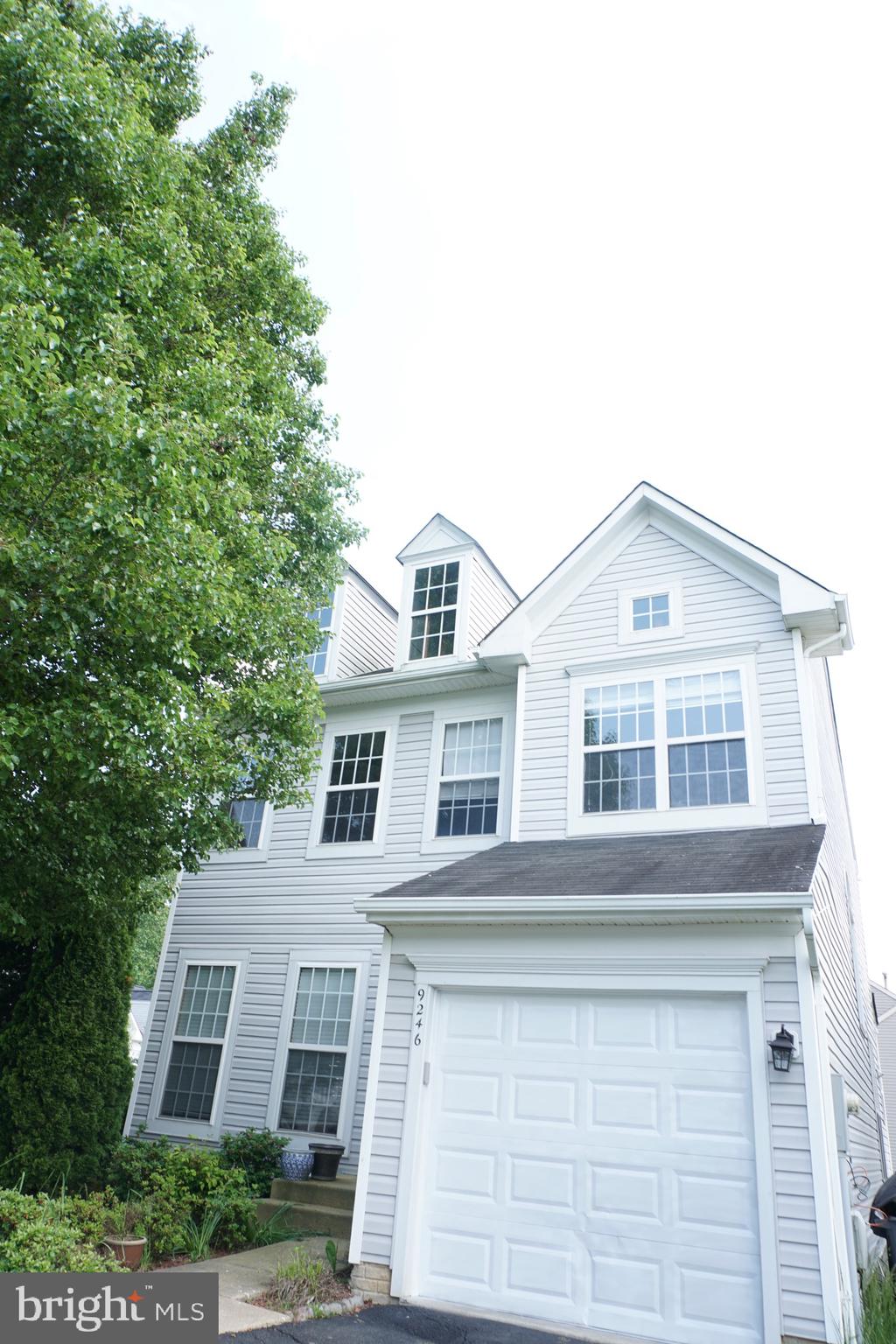 BLOOMS CROSSING - Residential Lease