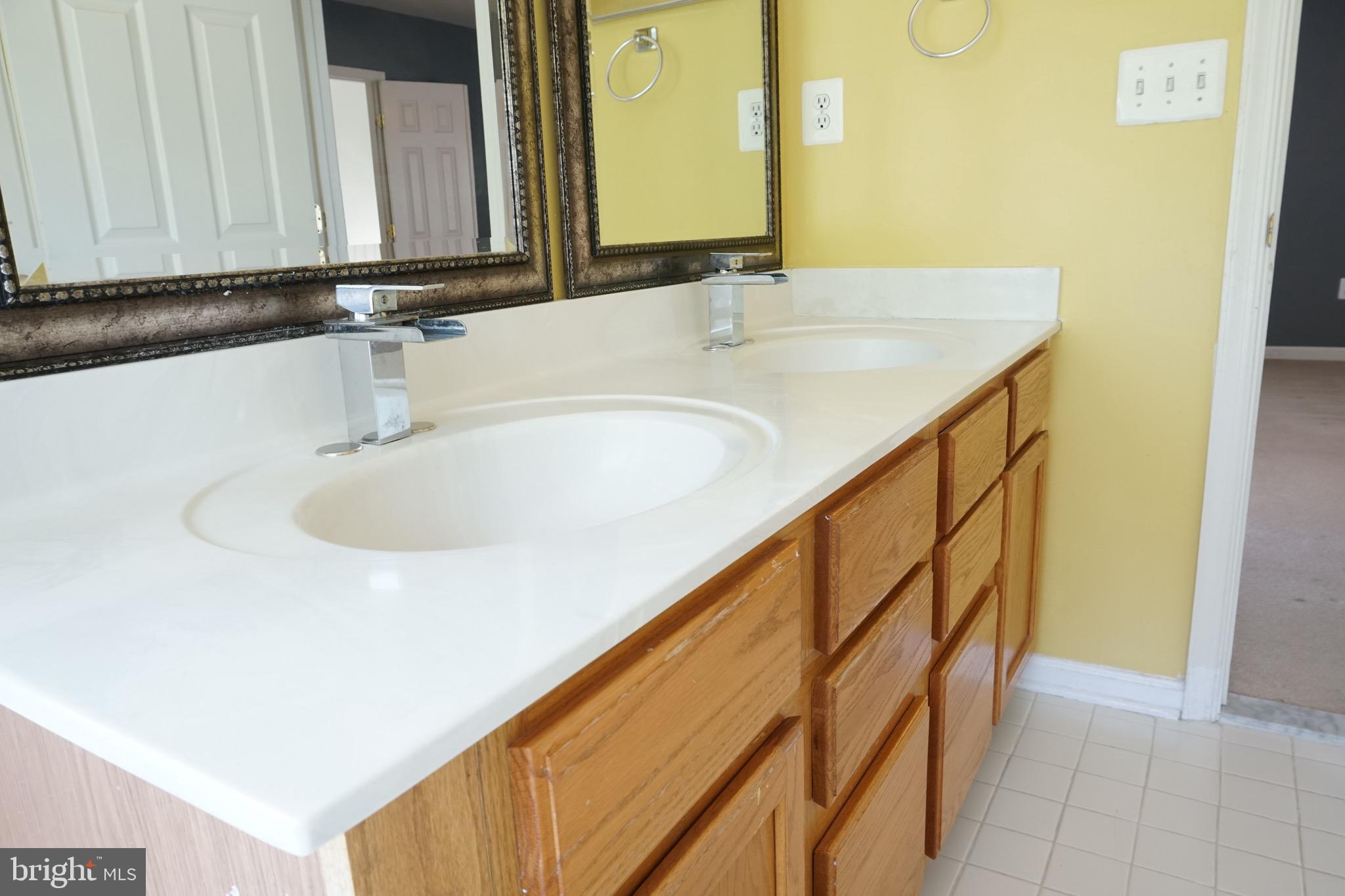 BLOOMS CROSSING - Residential Lease