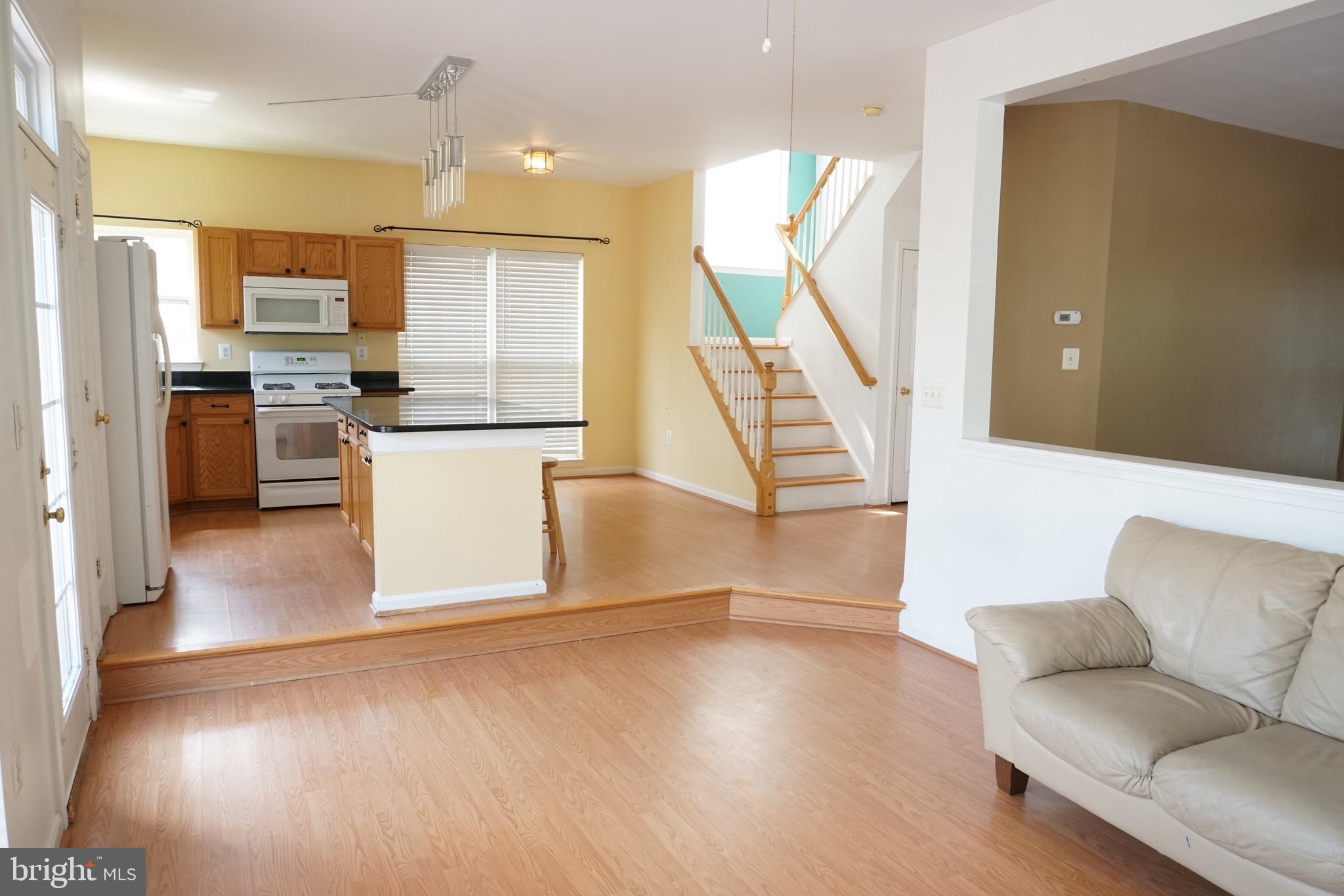 BLOOMS CROSSING - Residential Lease