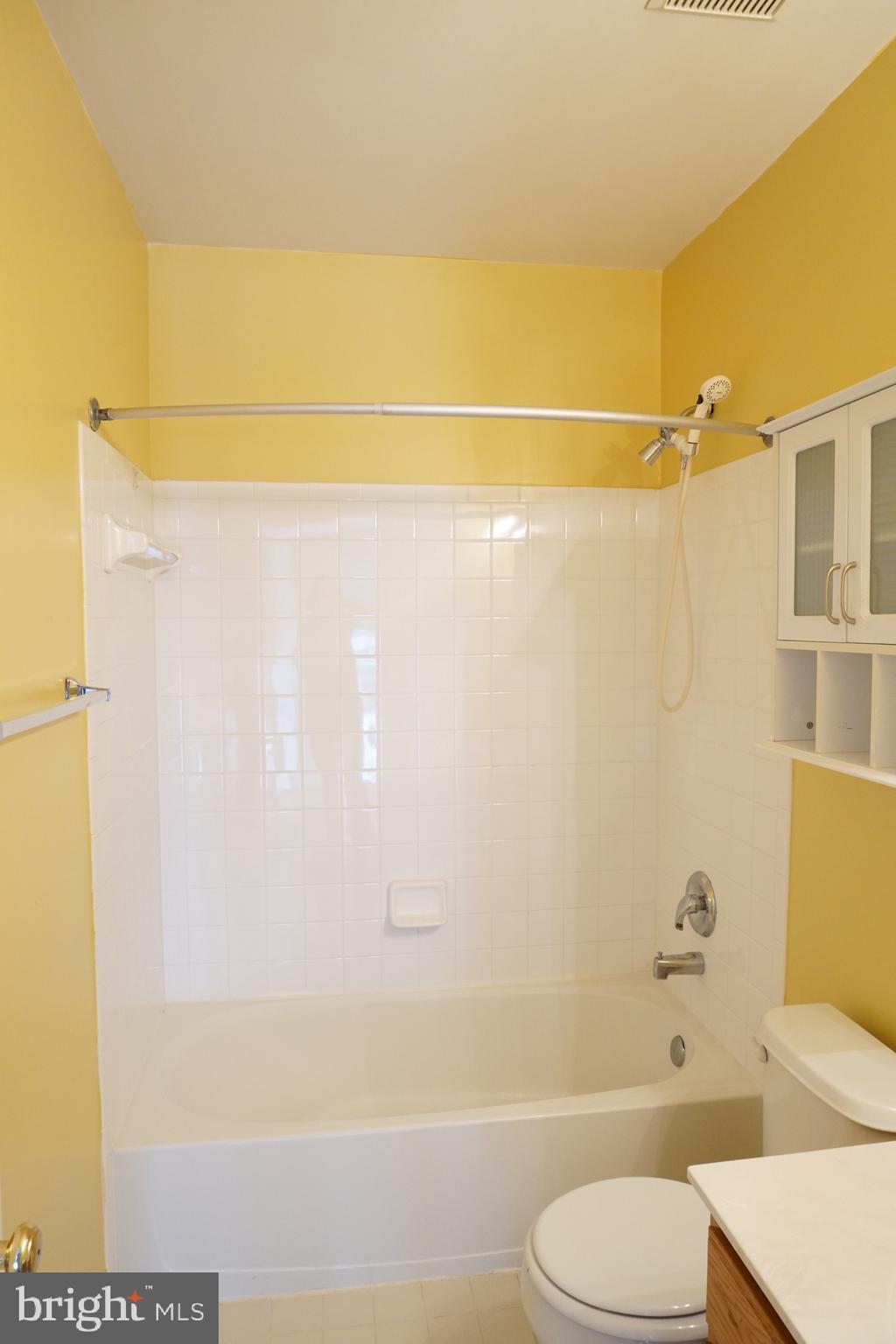 BLOOMS CROSSING - Residential Lease