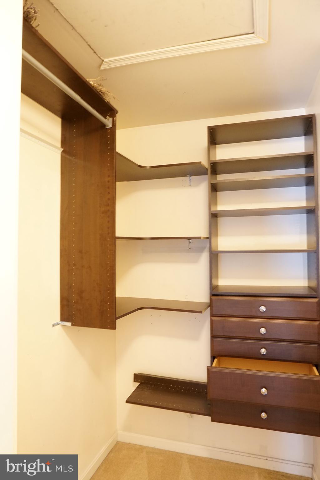 BLOOMS CROSSING - Residential Lease