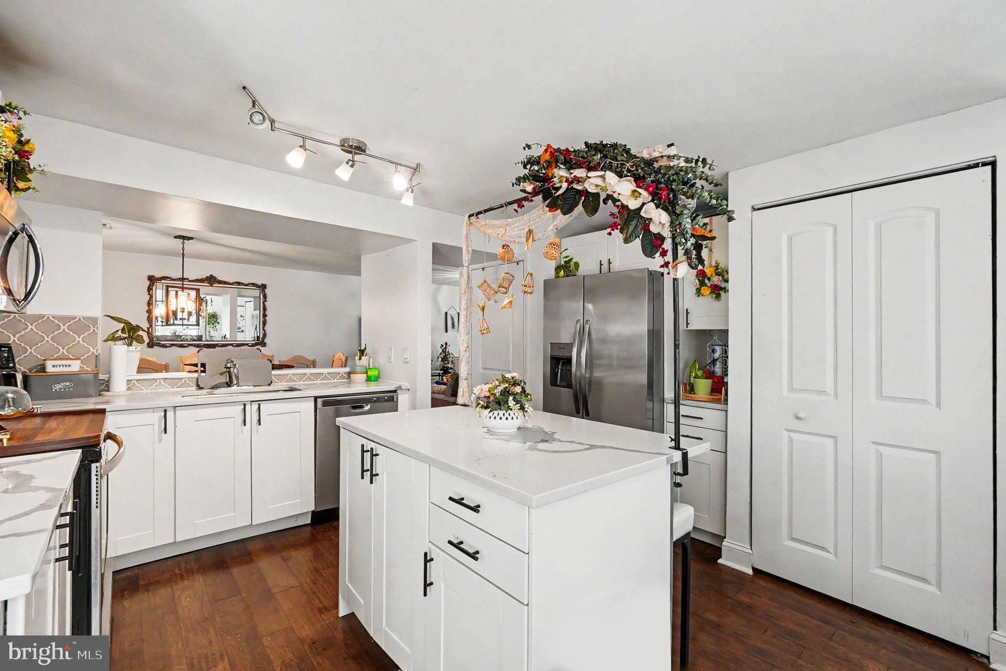 WILLOUGHBY WOODS - Residential
