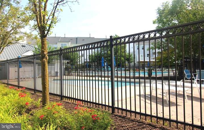 301 SHIPYARD DRIVE 59