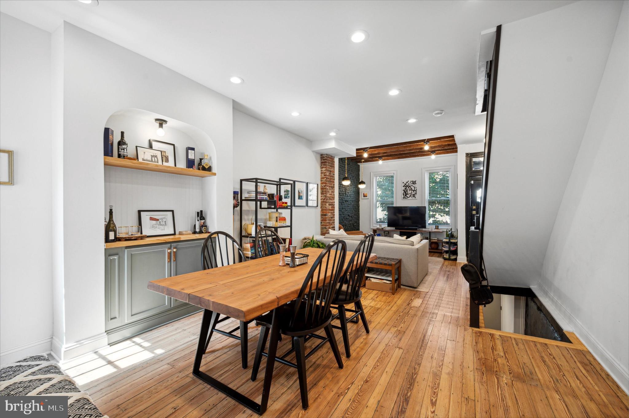 DICKINSON NARROWS - Residential Lease