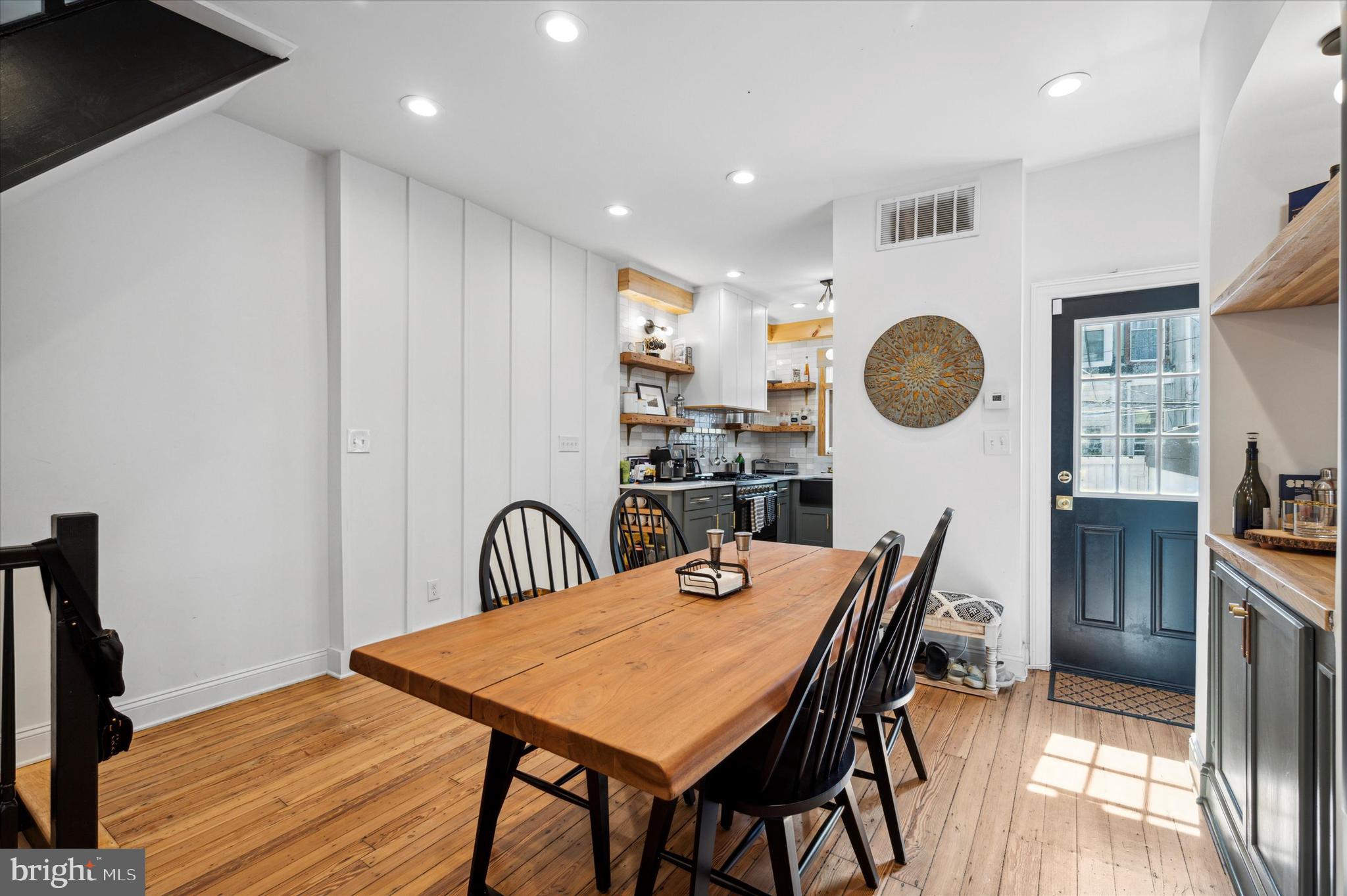 DICKINSON NARROWS - Residential Lease