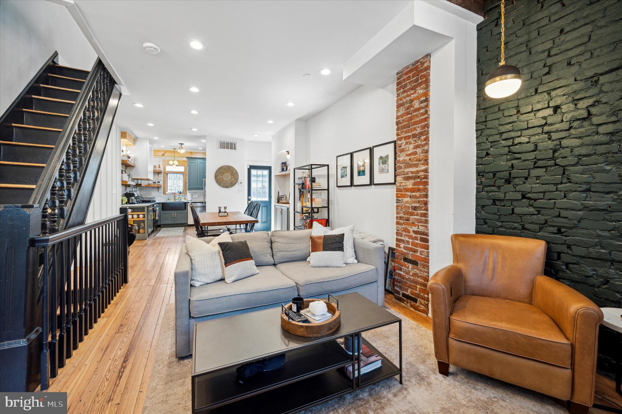 DICKINSON NARROWS - Residential Lease