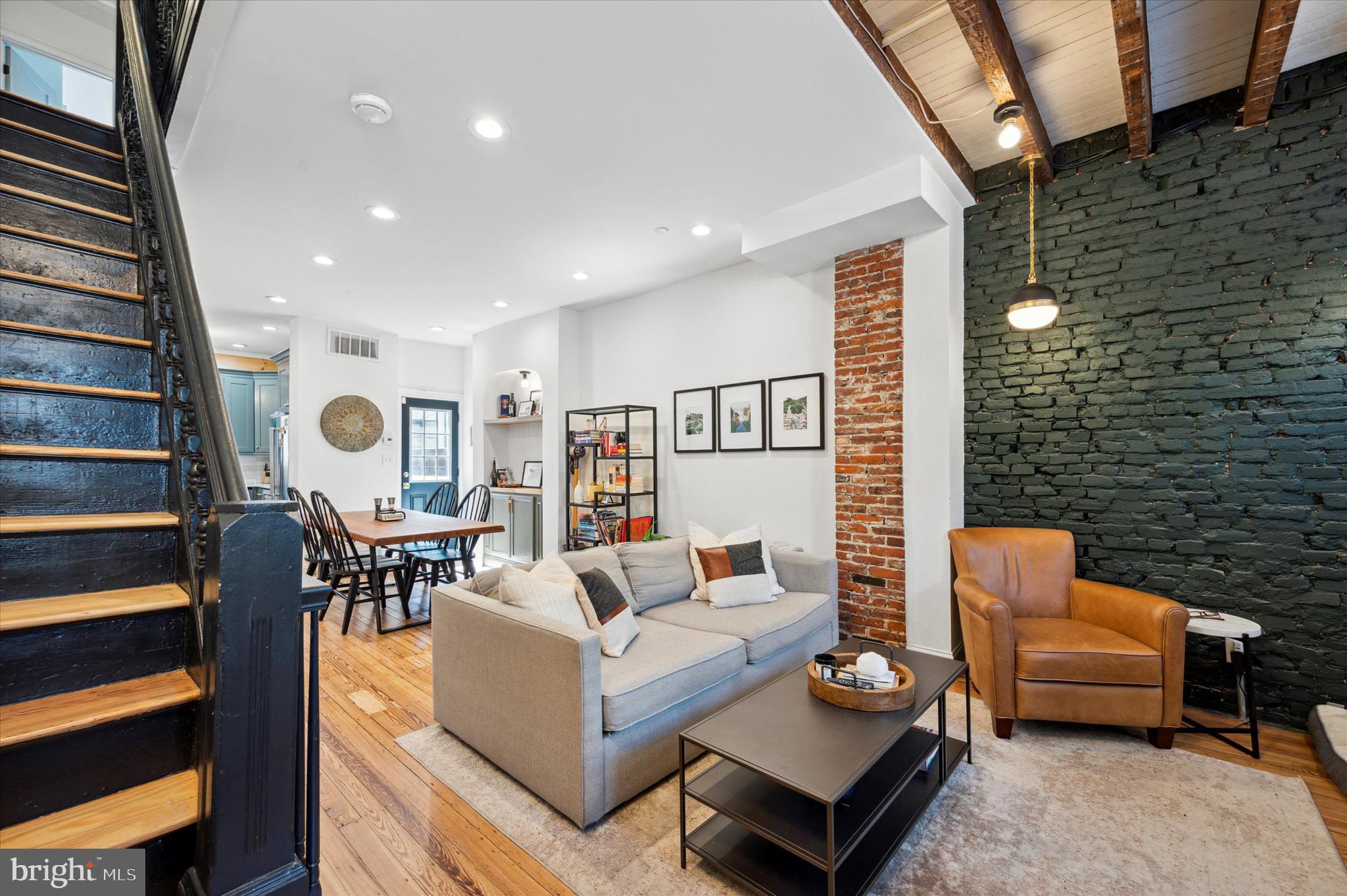 DICKINSON NARROWS - Residential Lease