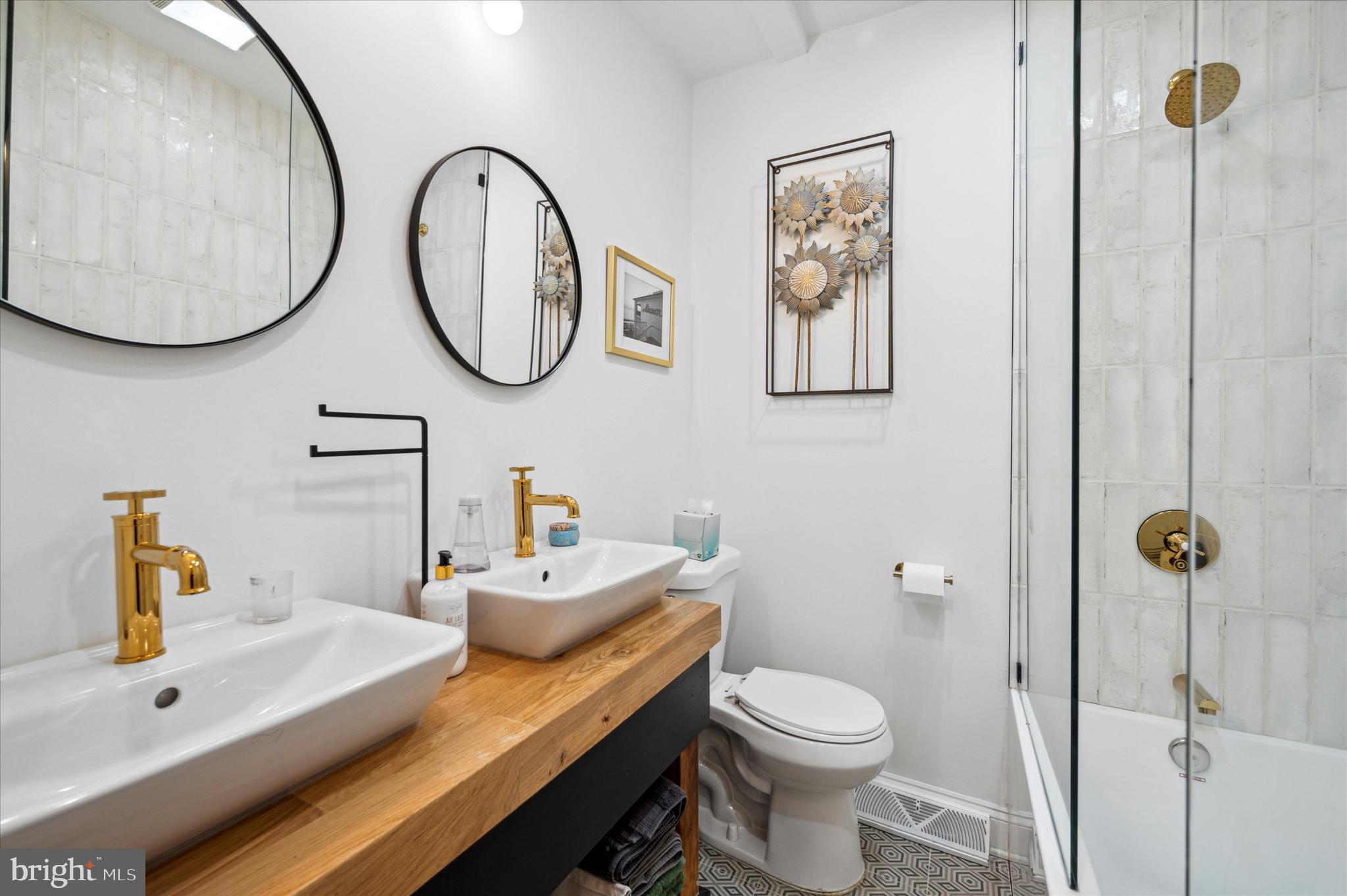 DICKINSON NARROWS - Residential Lease