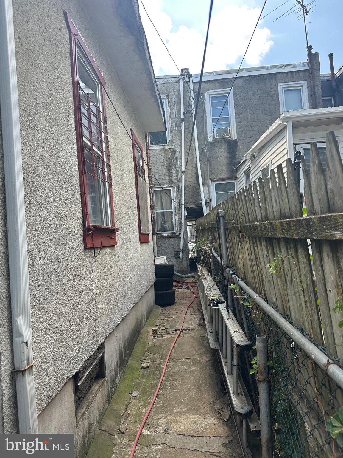 KENSINGTON - Residential