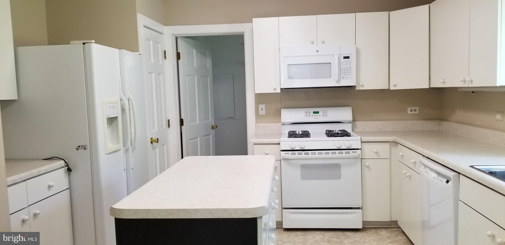 COTTAGES AT GOLDEN EAGLE - Residential