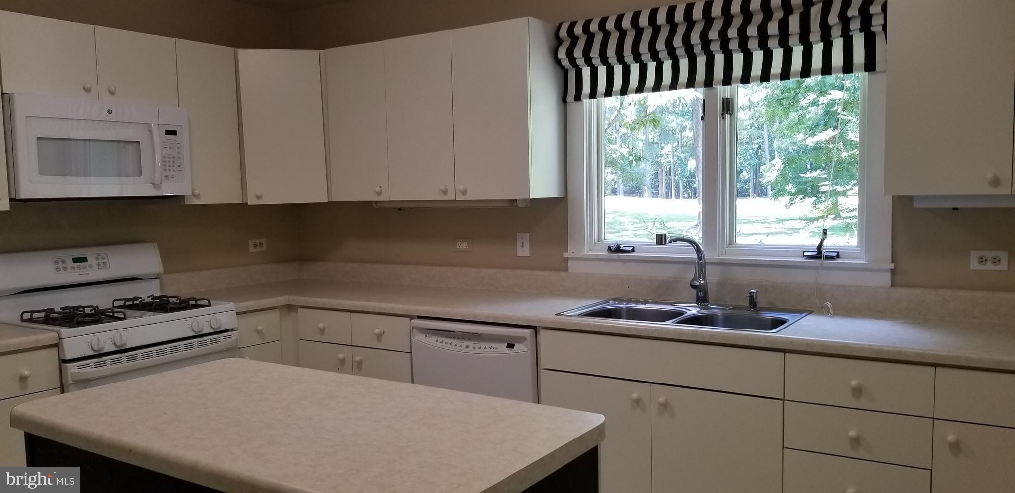 COTTAGES AT GOLDEN EAGLE - Residential