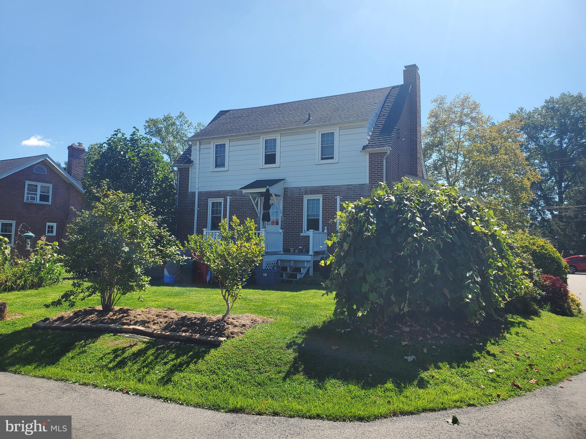 61 W RELIANCE ROAD