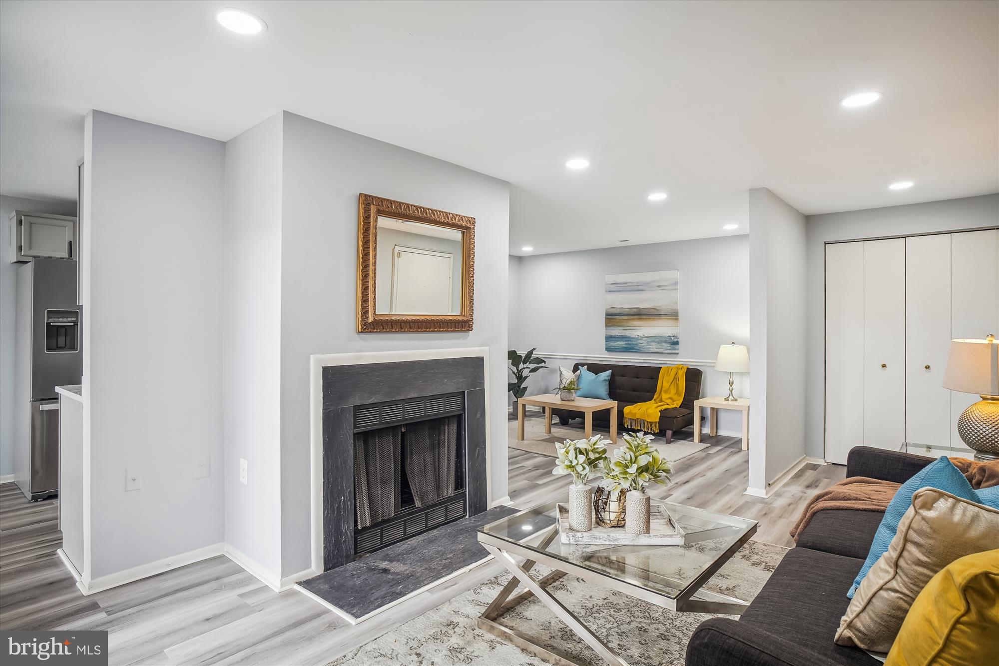 FARMINGDALE - Residential